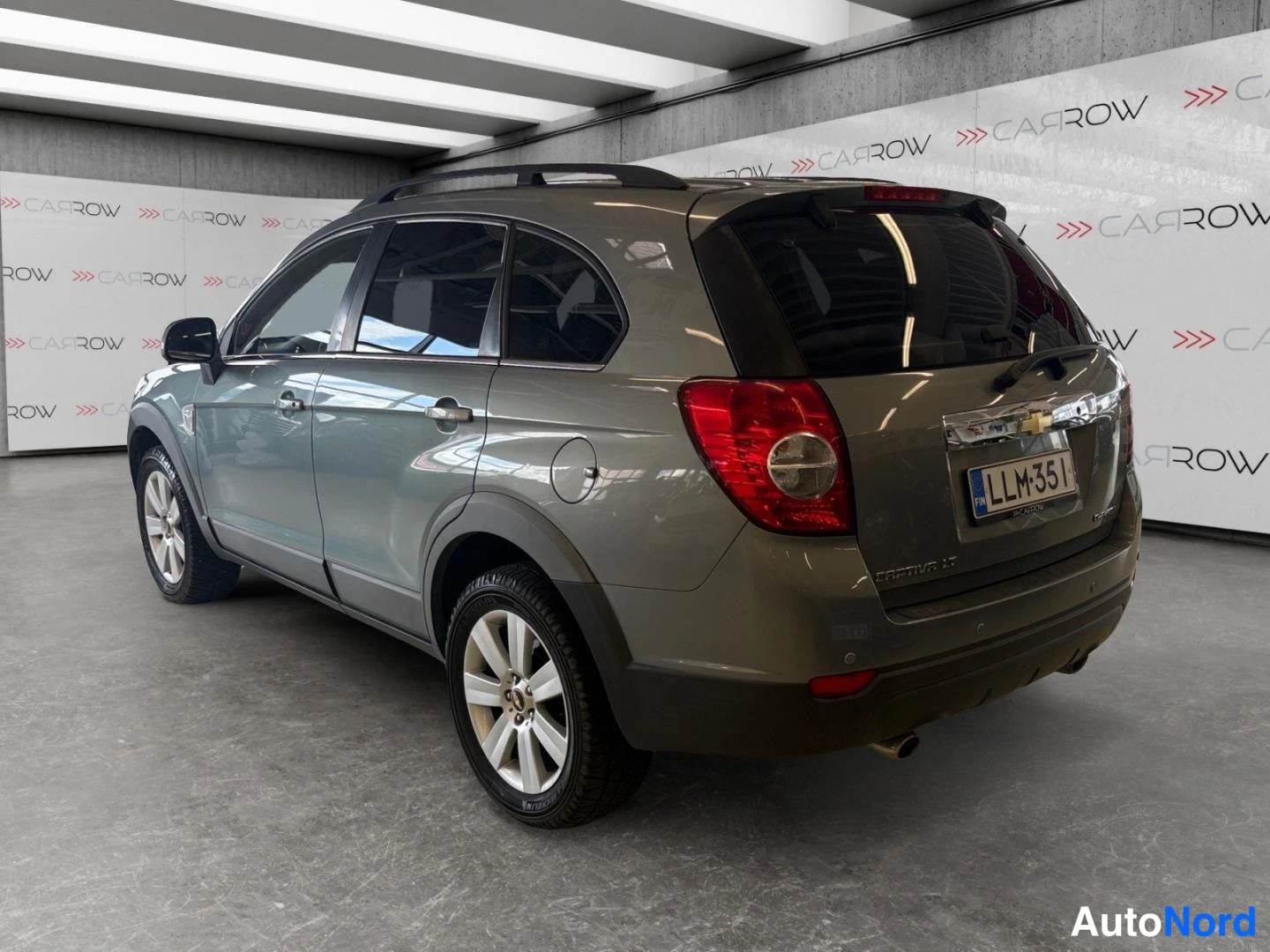 Harmaa Chevrolet Captiva 2010, takaviisto, kuva 6