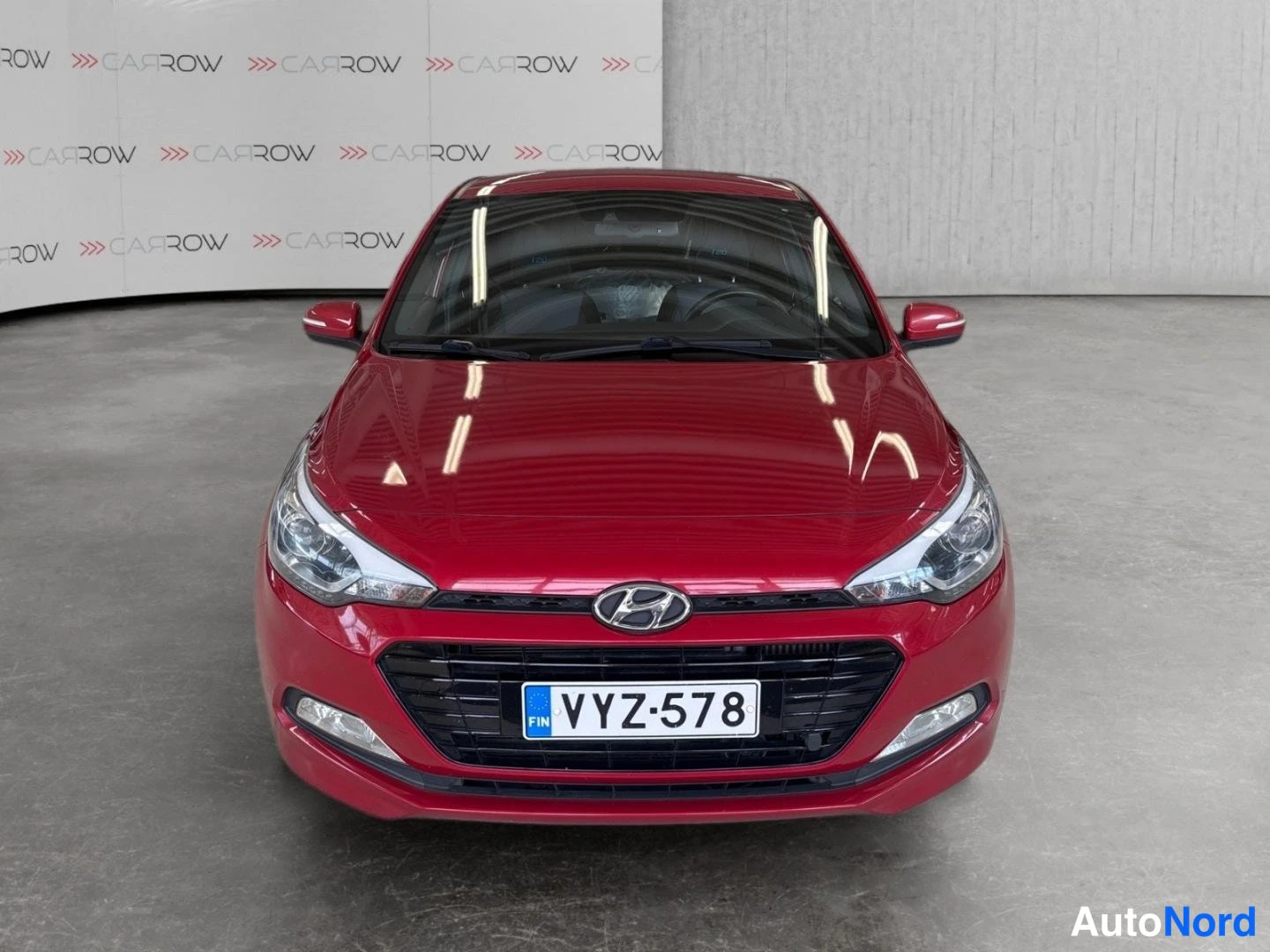 Punainen Hyundai i20 2016, edestä, kuva 3