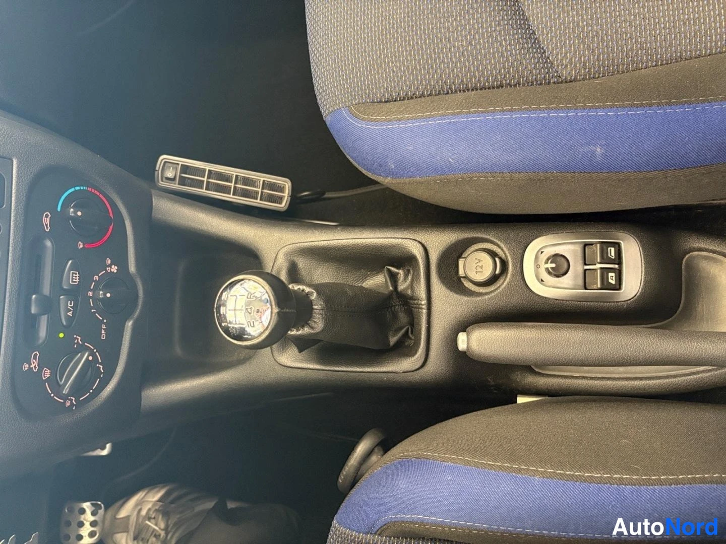 Sininen Peugeot 206+ 2012, ohjaamo, kuva 12