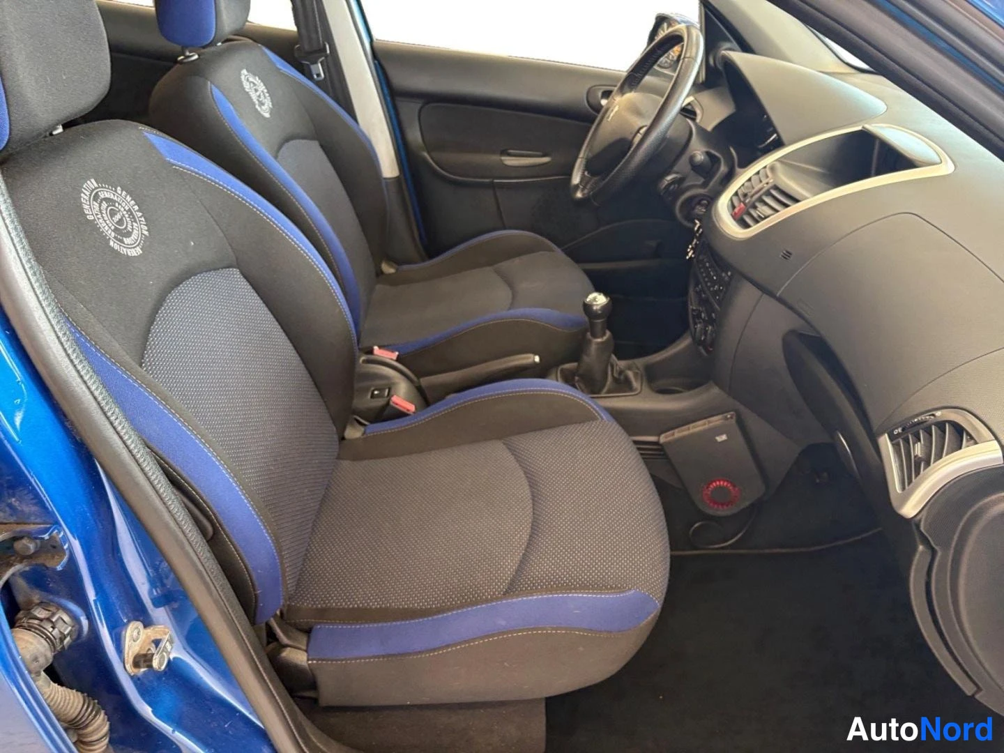 Sininen Peugeot 206+ 2012, etuistuimet, kuva 13