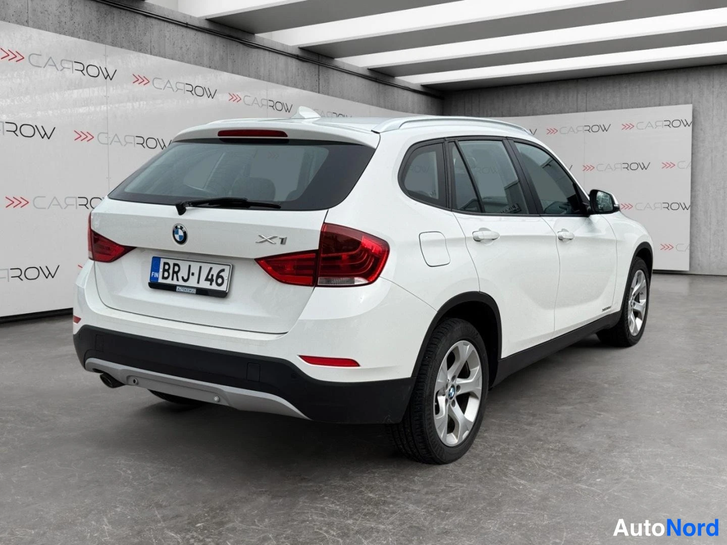 Valkoinen BMW X1 xDrive18d 2014, takaviisto, kuva 7