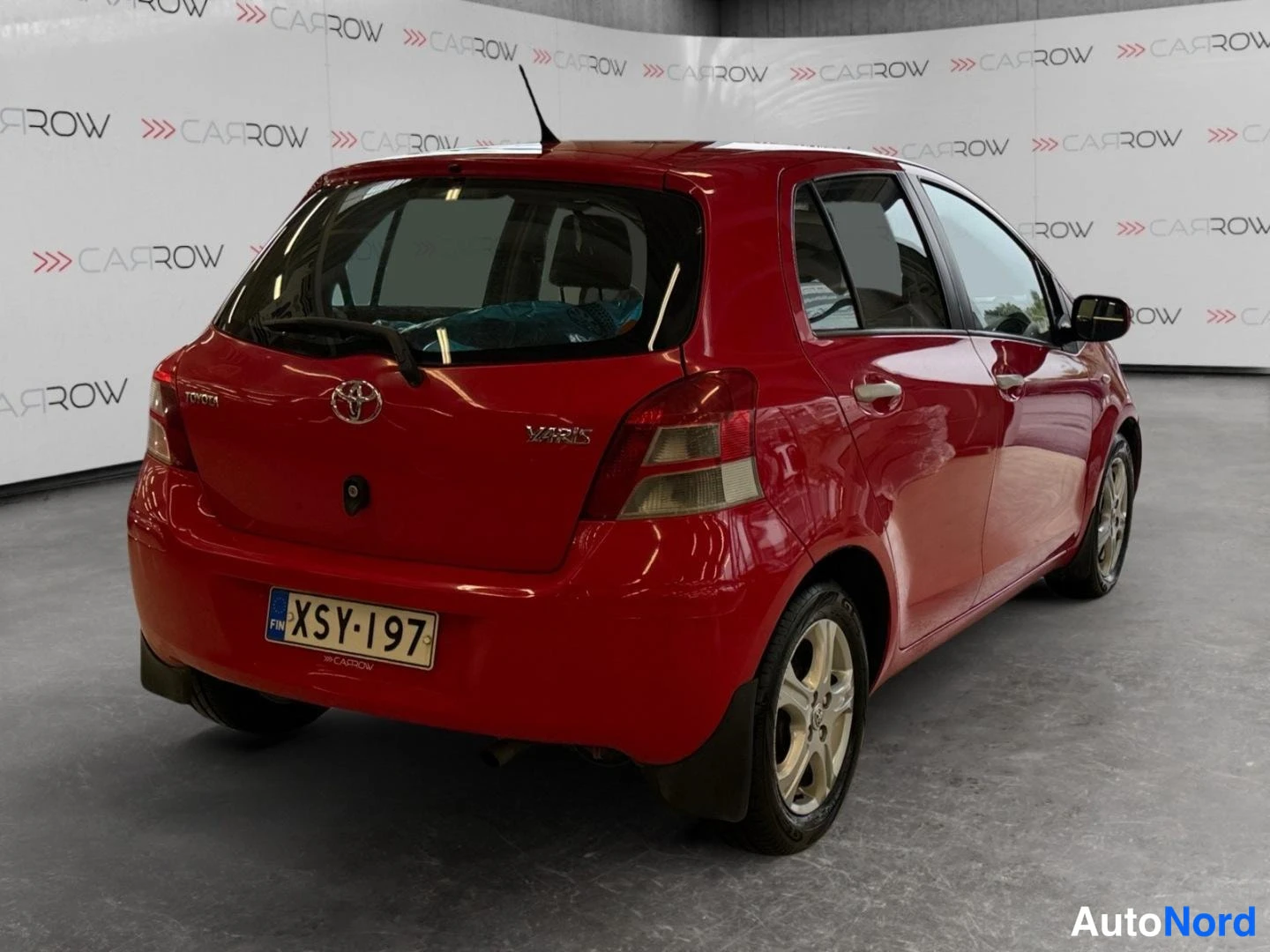 Punainen Toyota Yaris 2011, takaviisto, kuva 6