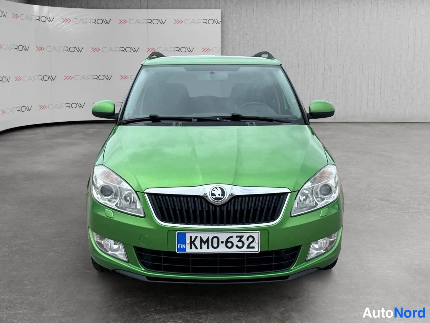 Vihreä Skoda Fabia 2014, edestä, kuva 4