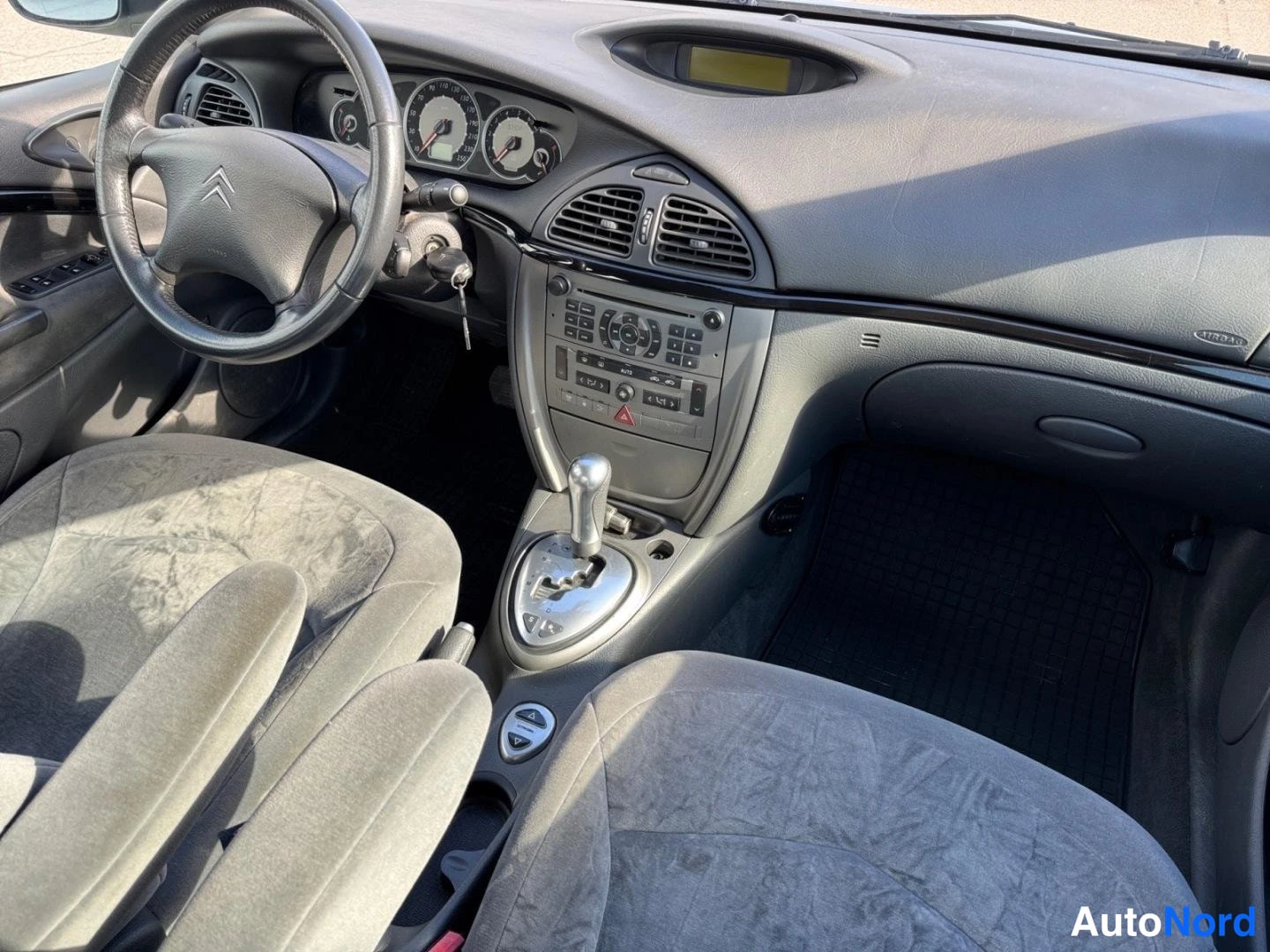 Harmaa Citroen C5 2006, ohjaamo, kuva 12