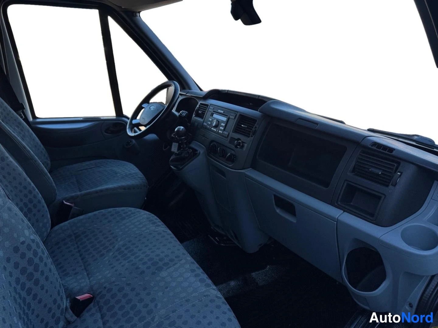 Harmaa Ford Transit 2012, ohjaamo, kuva 10