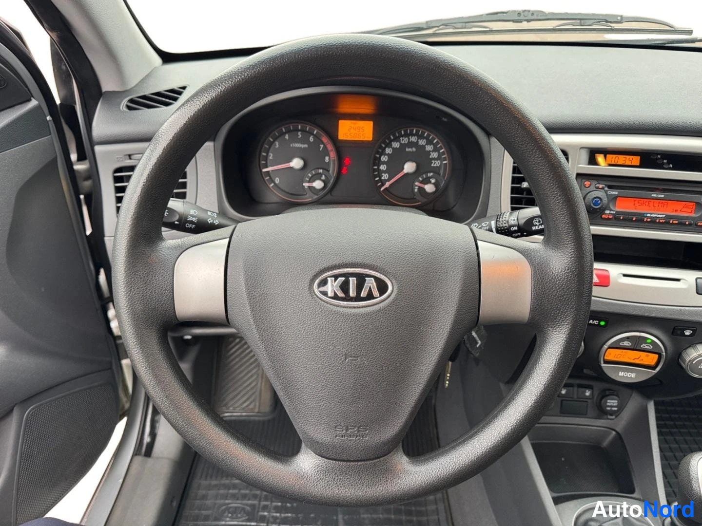 Harmaa Kia Rio 2007, ohjaamo, kuva 13
