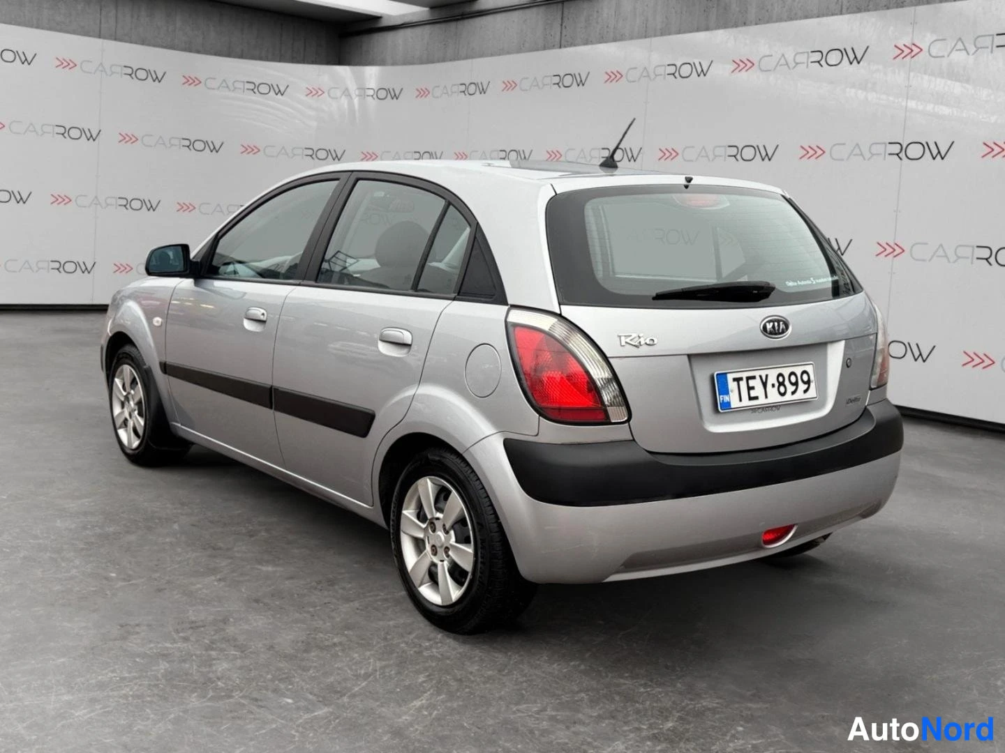 Harmaa Kia Rio 2007, takaviisto, kuva 6