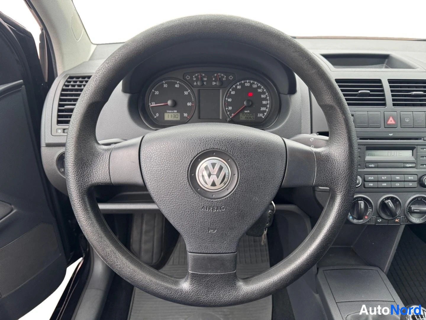 Musta Volkswagen Polo 2008, yksityiskohta, kuva 13