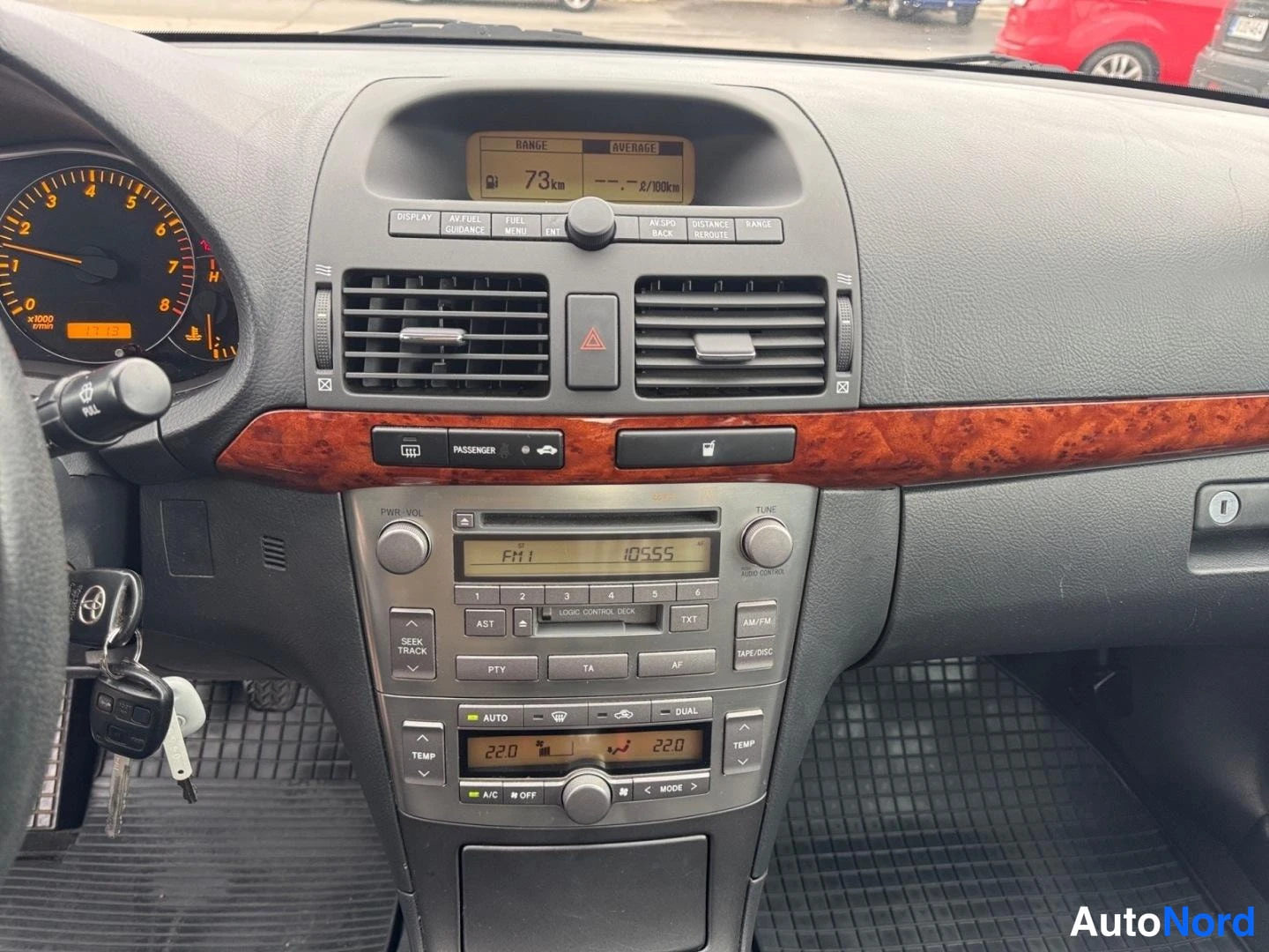 Vihreä Toyota Avensis 2004, yksityiskohta, kuva 15