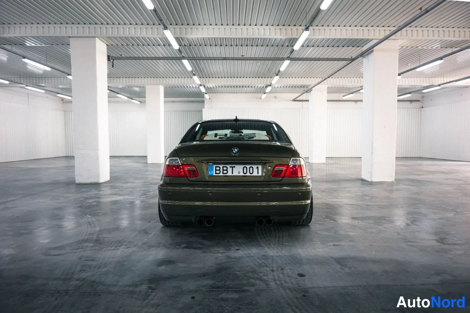 Hopea BMW M3 2004, takaa, kuva 8