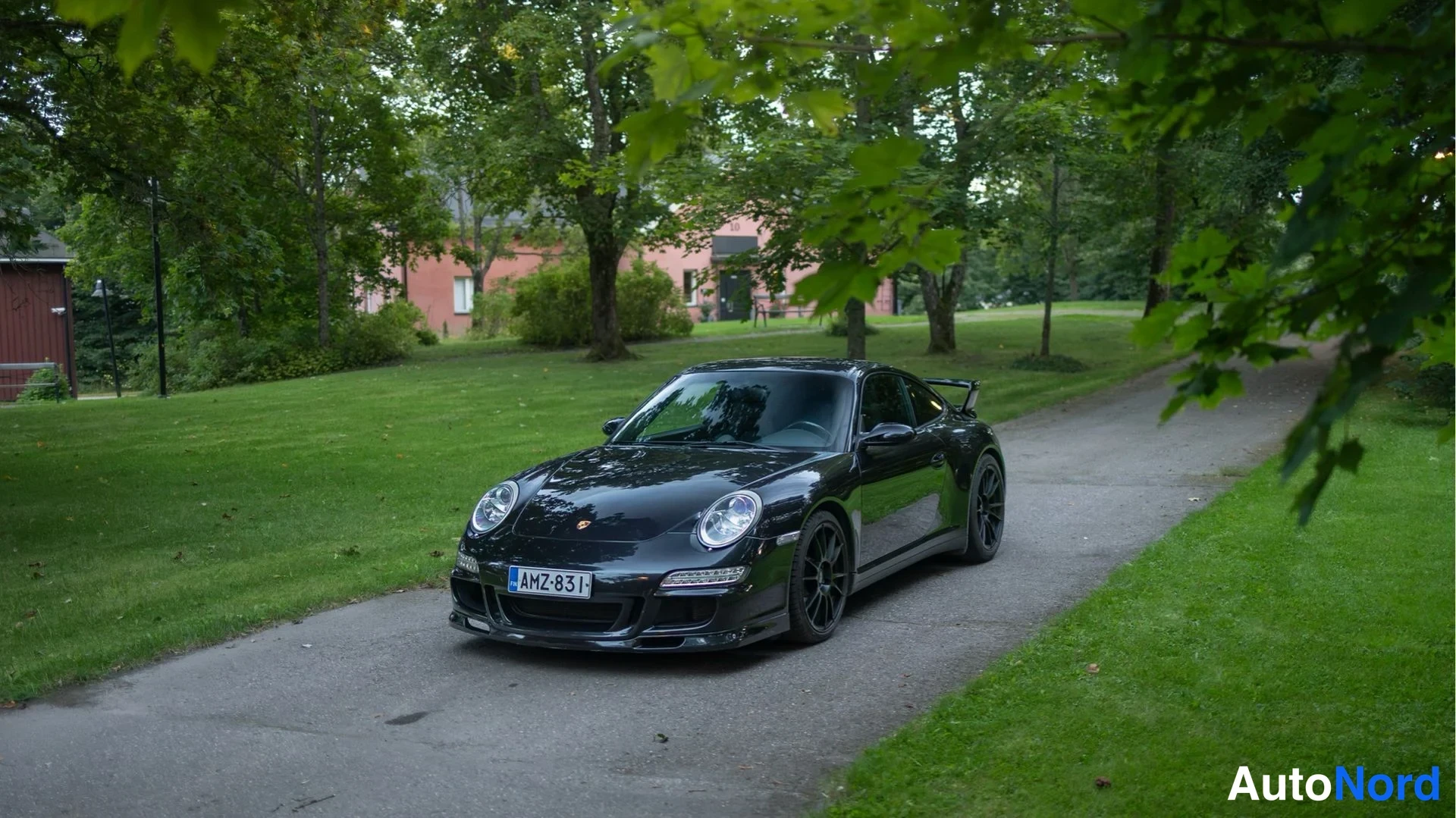Musta Porsche 911 Carrera 4S 2006, etuviisto, keula vasemmalle, kuva 2
