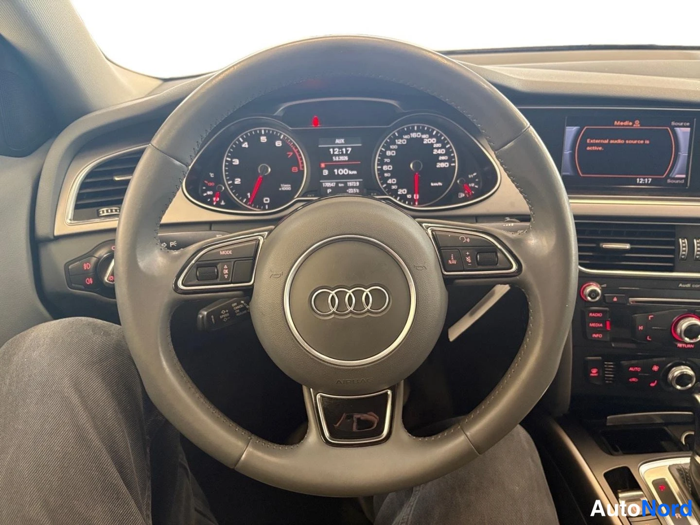 Musta Audi A4 2012, yksityiskohta, kuva 13