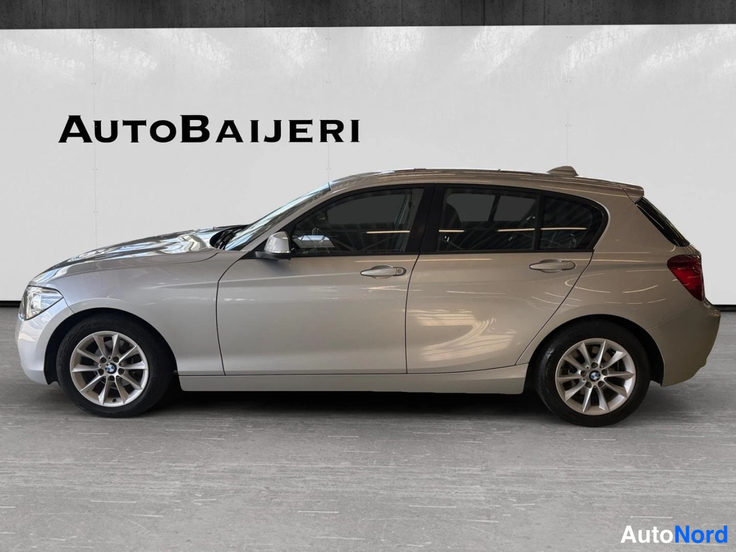 Hopea BMW 116i 2012, sivulta, kuva 4