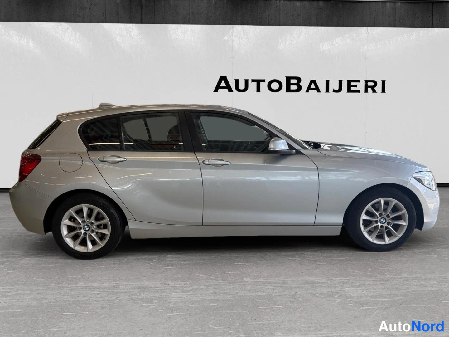 Hopea BMW 116i 2012, sivulta, kuva 5
