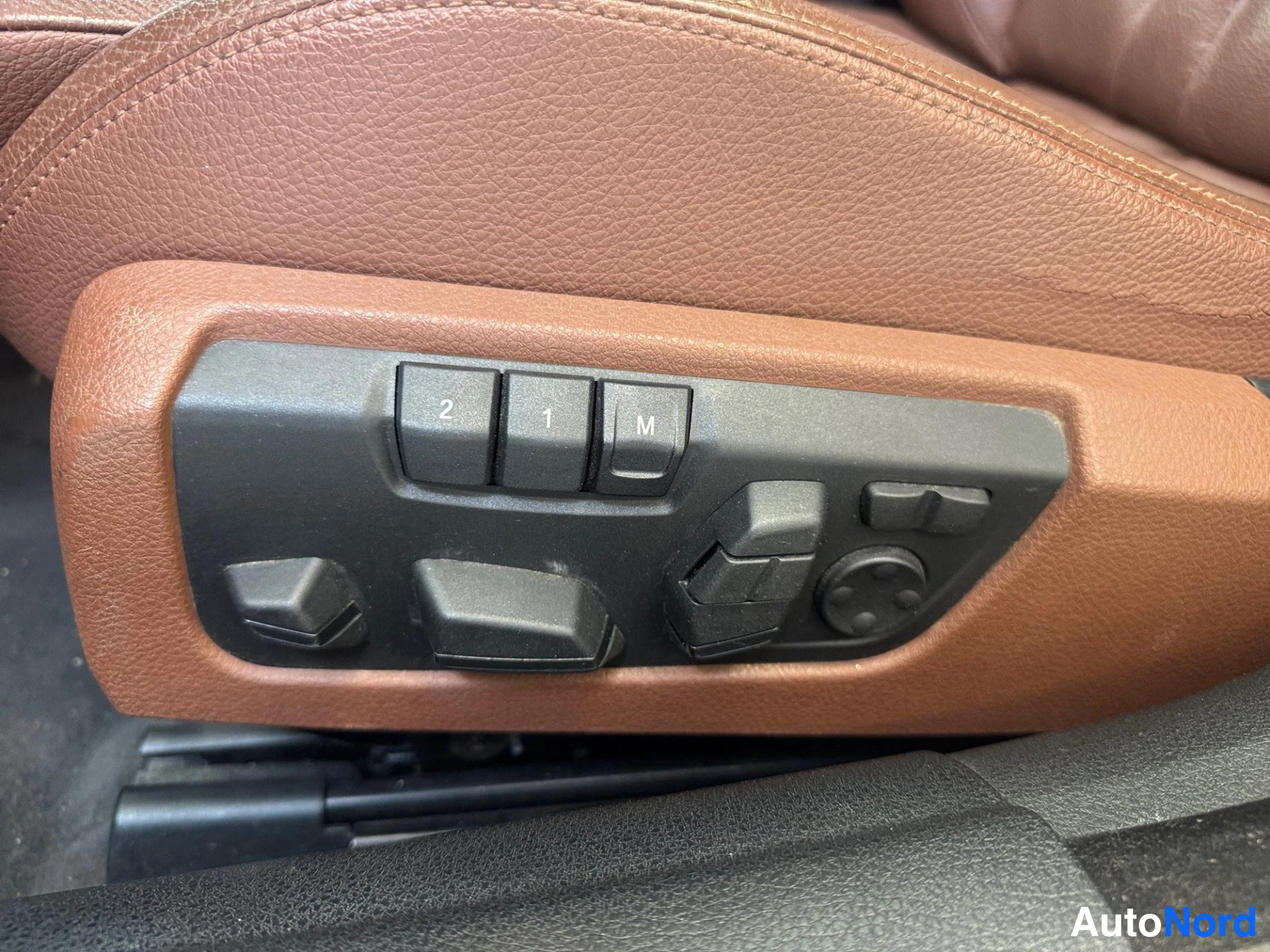 Musta BMW 640d xDrive 2013, yksityiskohta, kuva 17