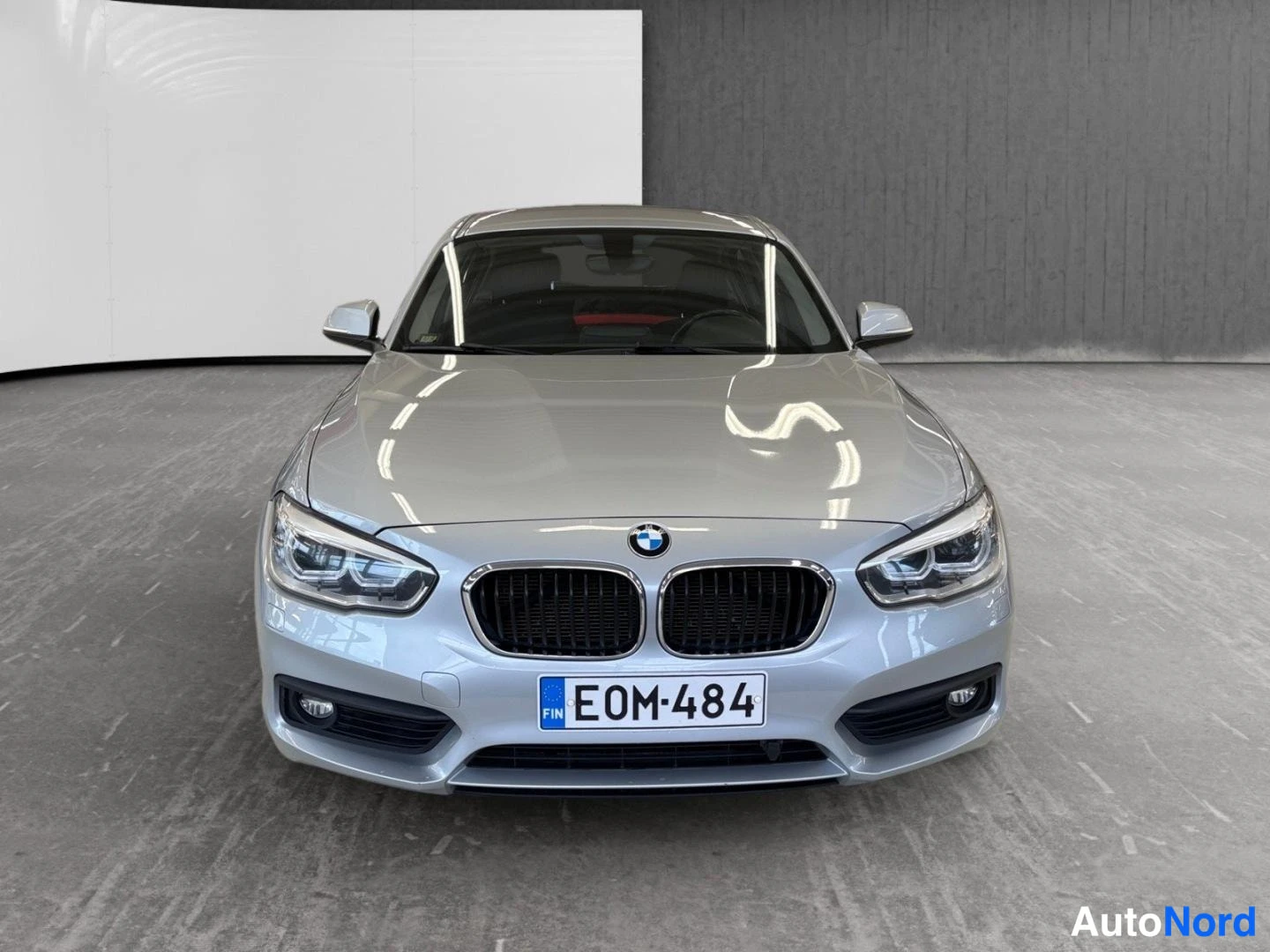 Hopea BMW 118i 2017, edestä, kuva 3
