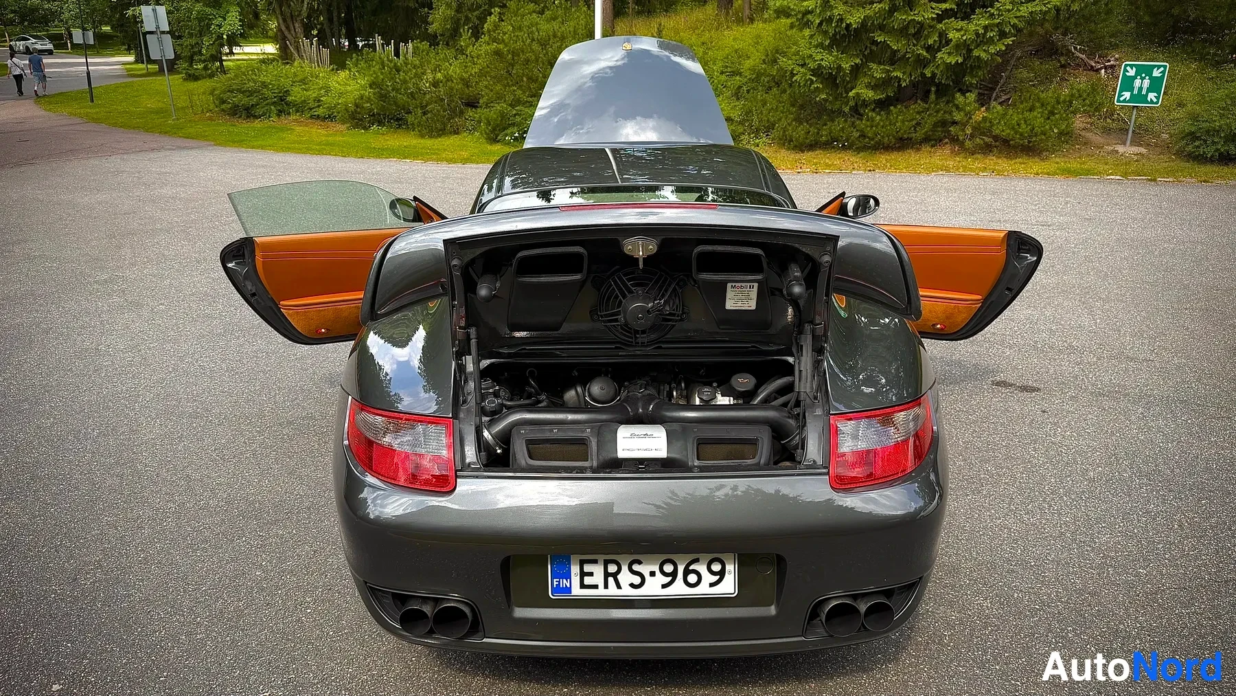 Harmaa Porsche 911 2007, moottoritila, kuva 2