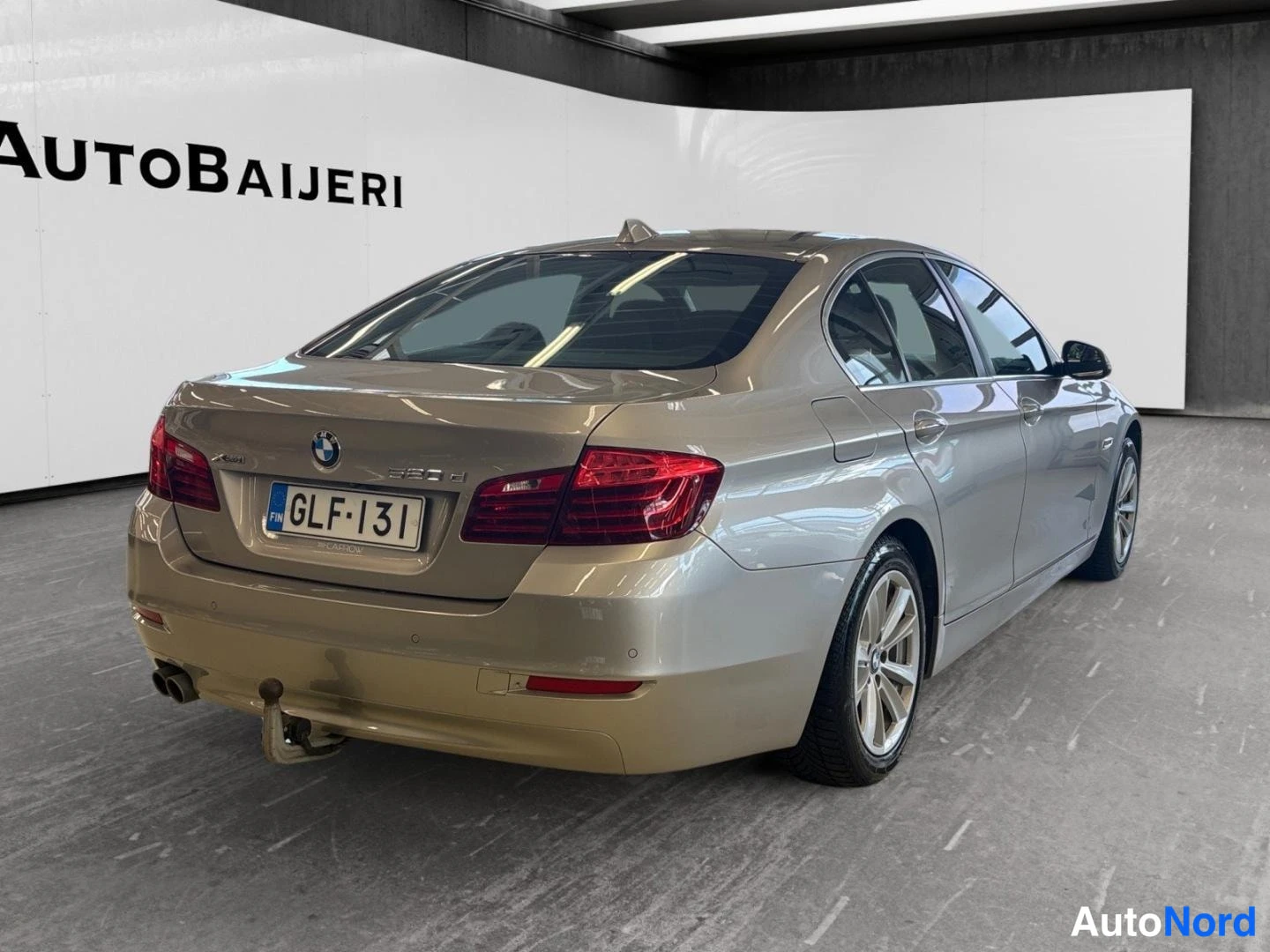 Harmaa BMW 520d xDrive 2014, takaviisto, kuva 7