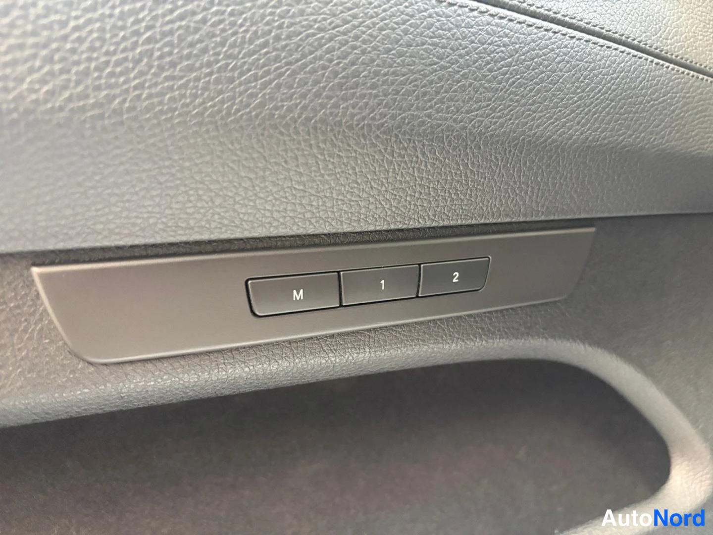 Musta BMW 535d xDrive 2011, yksityiskohta, kuva 18