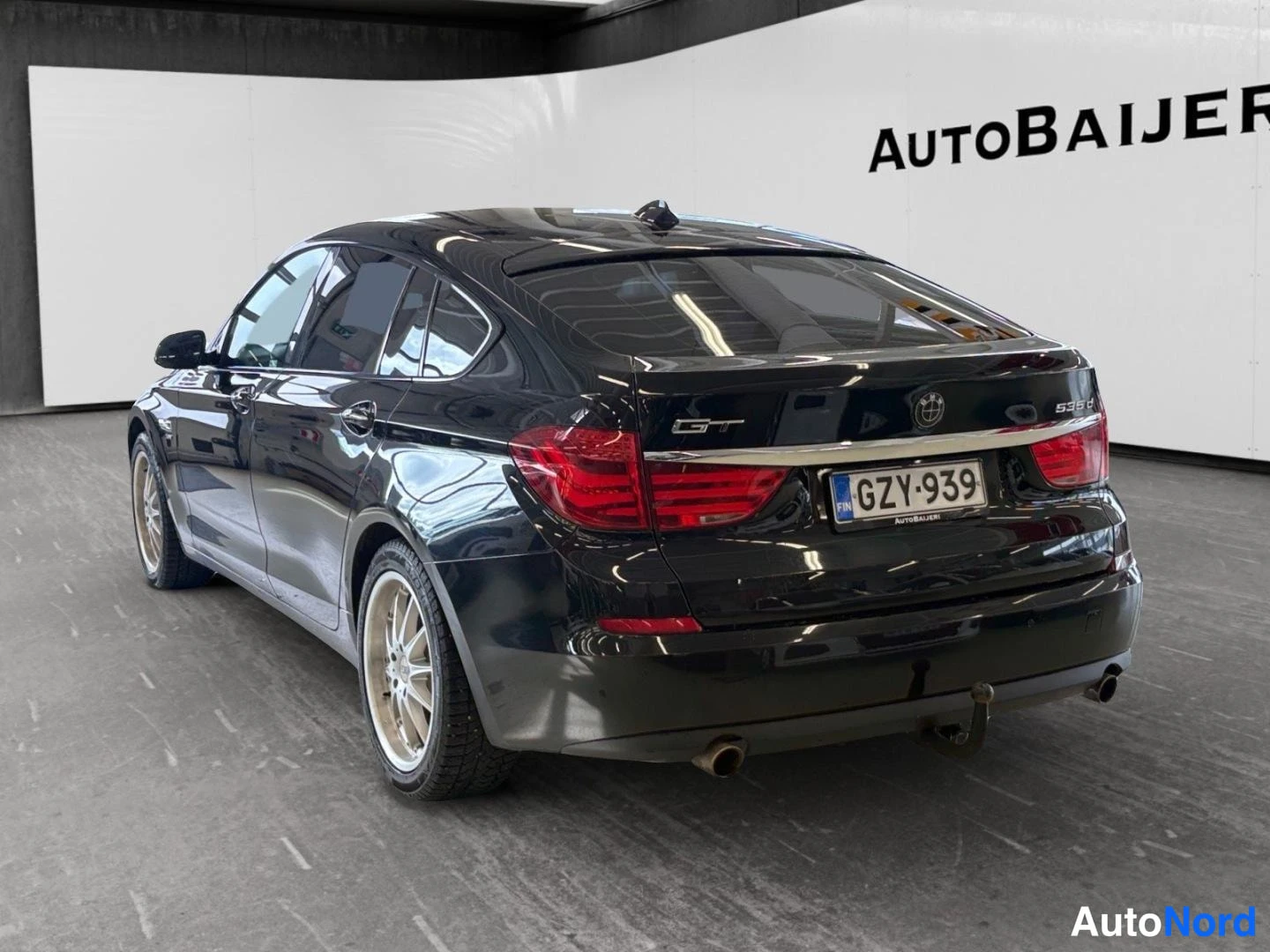 Musta BMW 535d xDrive 2011, takaviisto, kuva 7