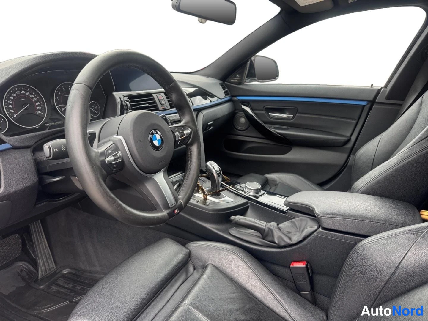 Hopea BMW 430i 2016, ohjaamo, kuva 9