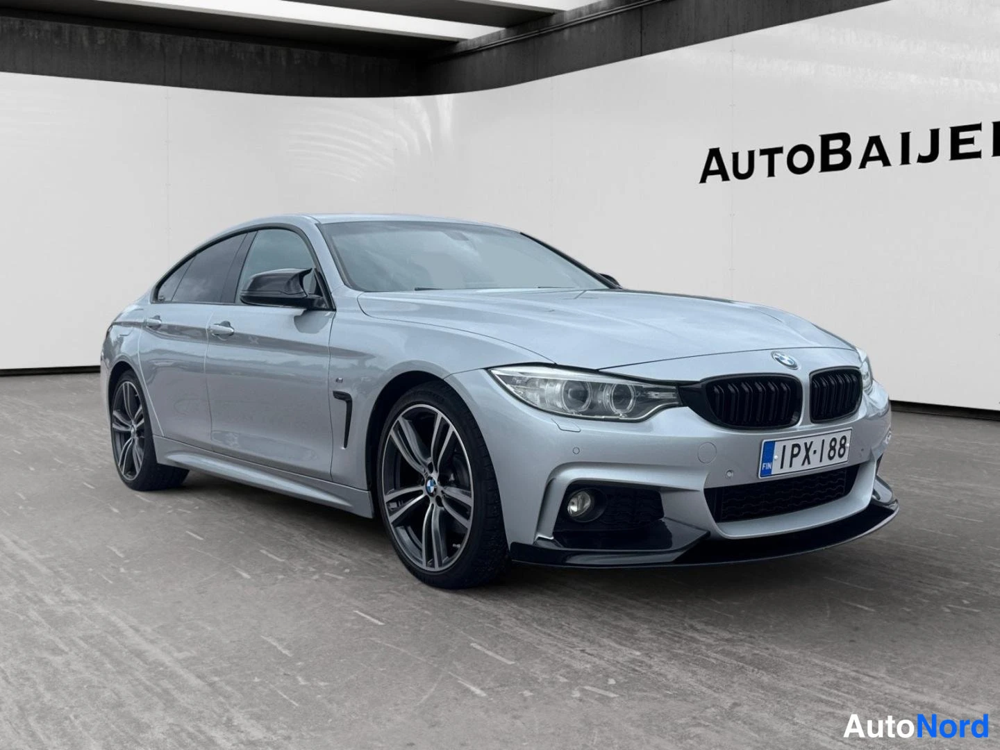 Hopea BMW 430i 2016, etuviisto, keula oikealle, kuva 2