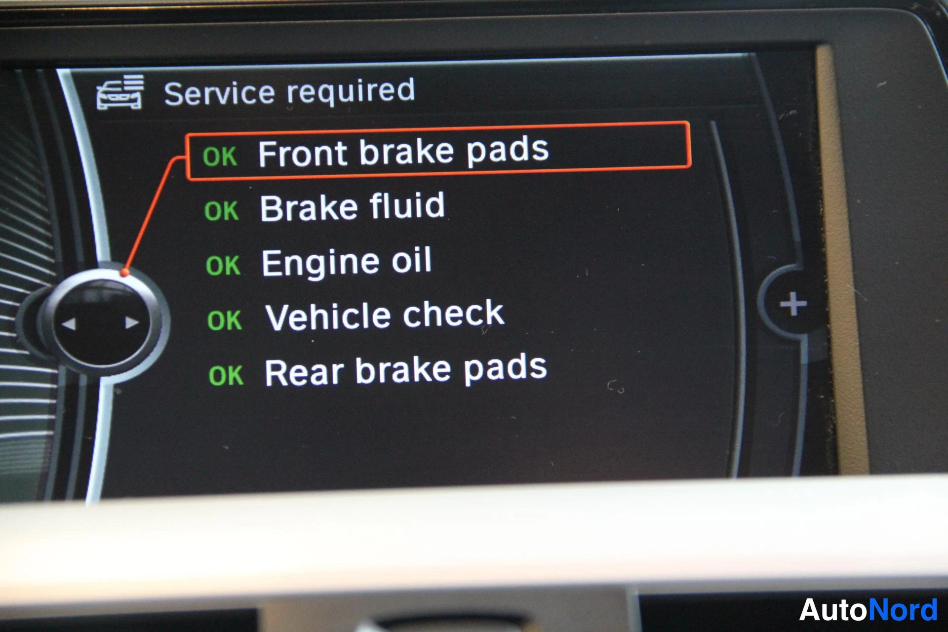 Svart BMW 316d 2013, detalj, bild 14