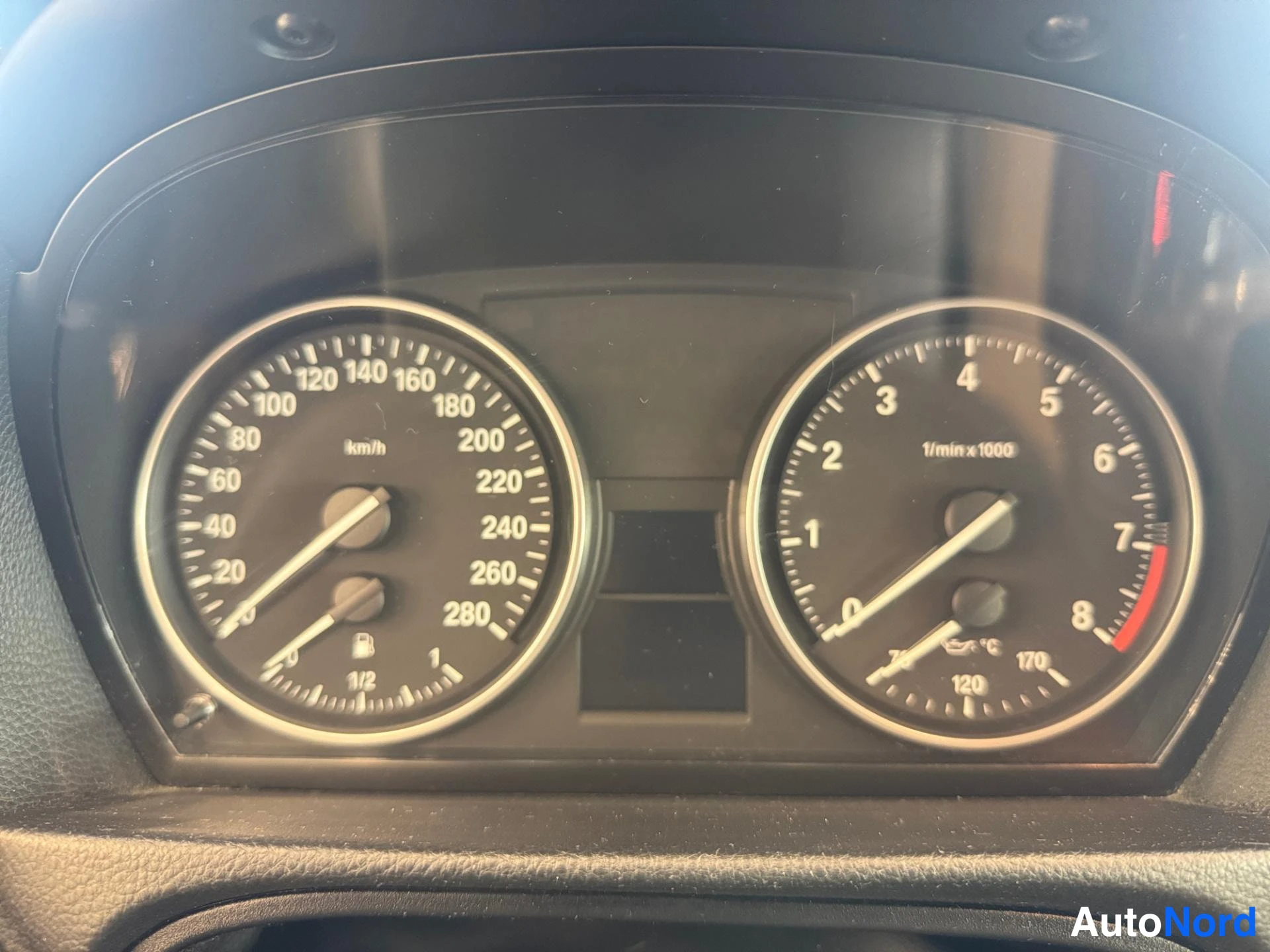 Harmaa BMW 325i 2008, yksityiskohta, kuva 14