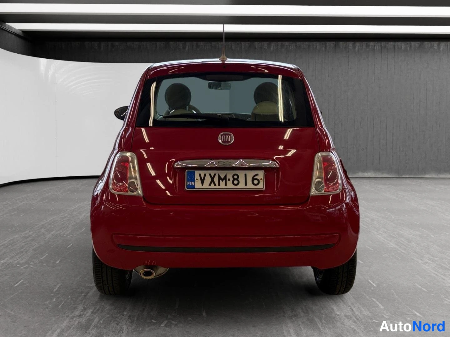 Röd Fiat 500 2014, bakifrån, bild 8