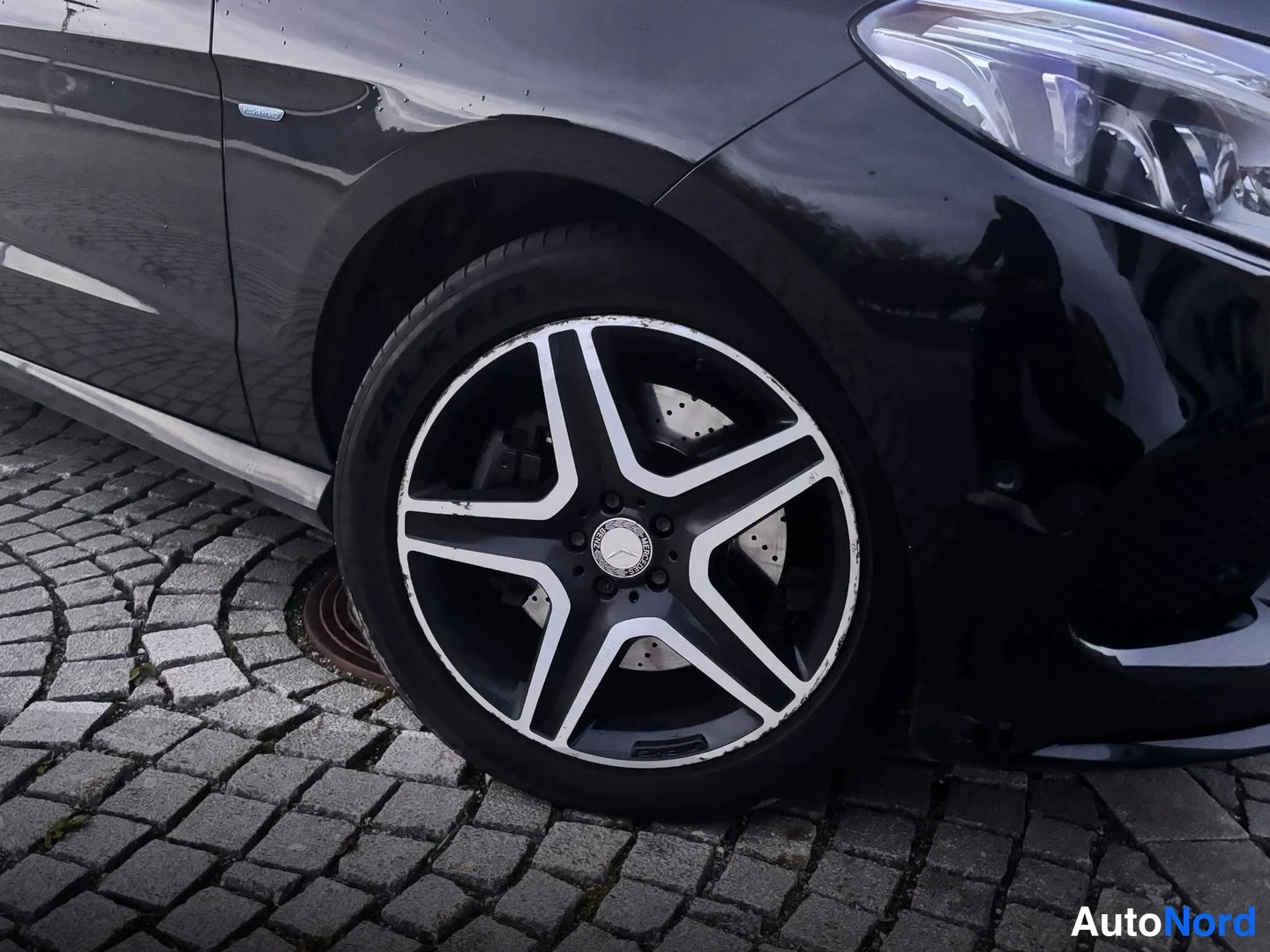 Musta Mercedes-Benz GLE 500 e 4MATIC 2016, yksityiskohta, kuva 17