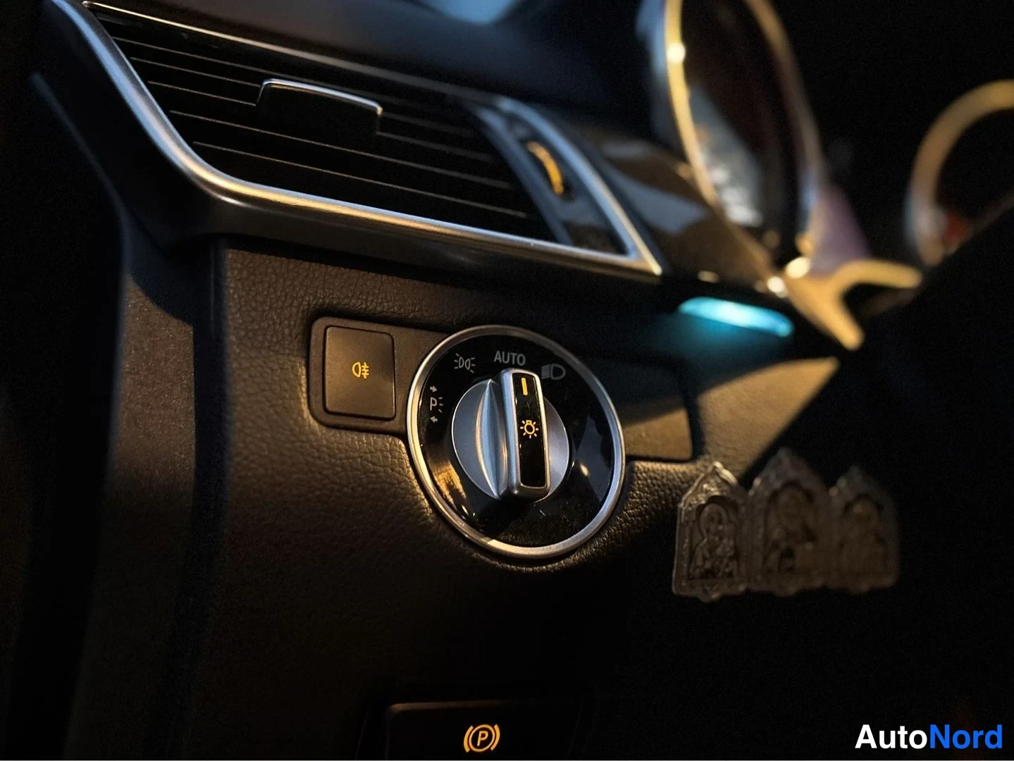 Musta Mercedes-Benz GLE 500 e 4MATIC 2016, yksityiskohta, kuva 27