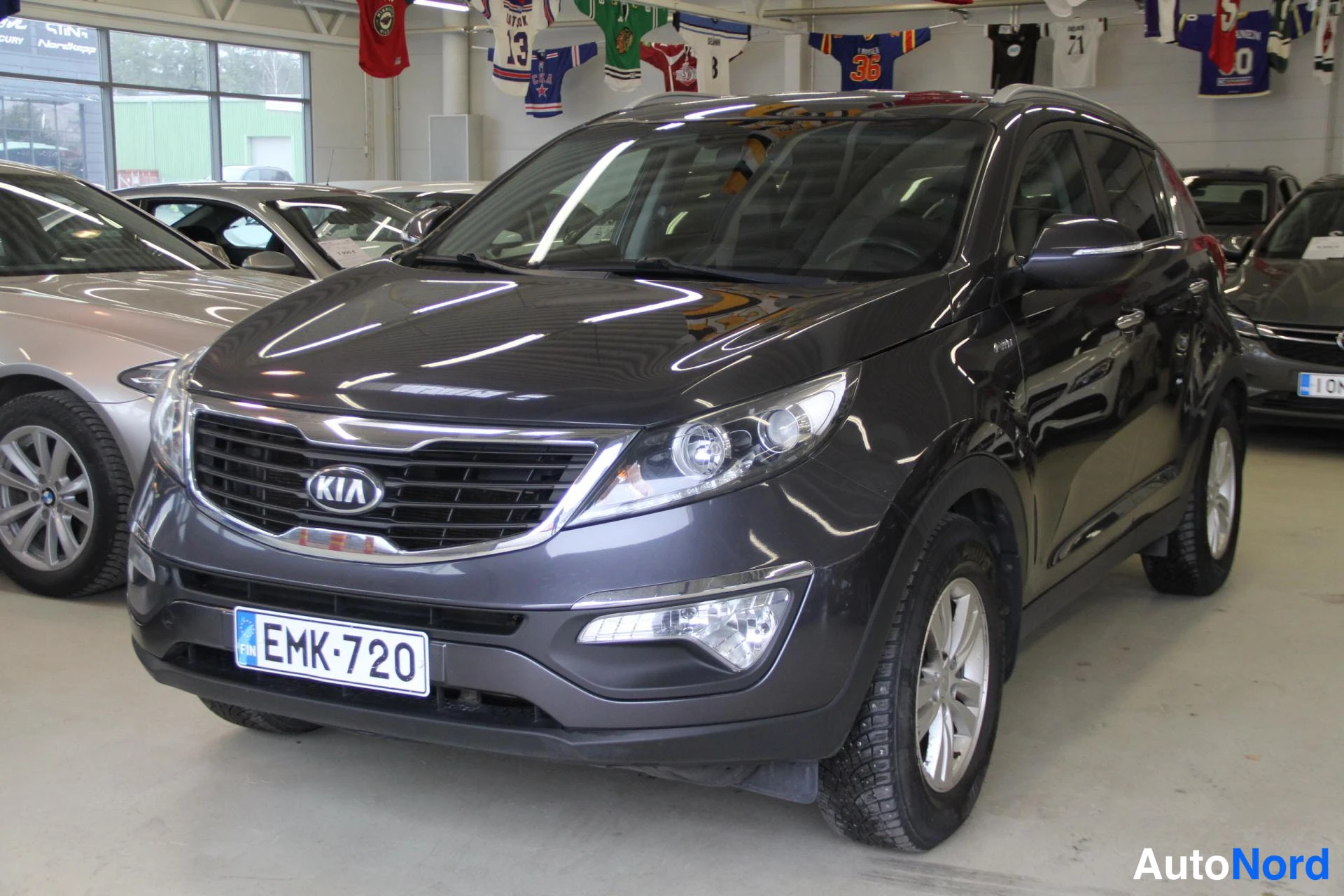 Harmaa Kia Sportage 2013, etuviisto, keula vasemmalle, kuva 2