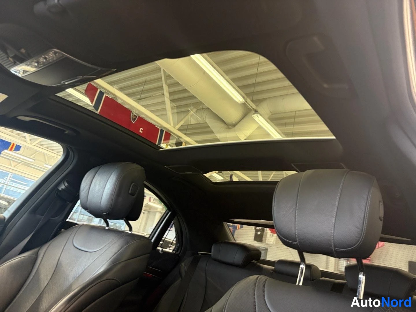 Musta Mercedes-Benz S 350 BlueTEC 2014, ohjaamo, kuva 11