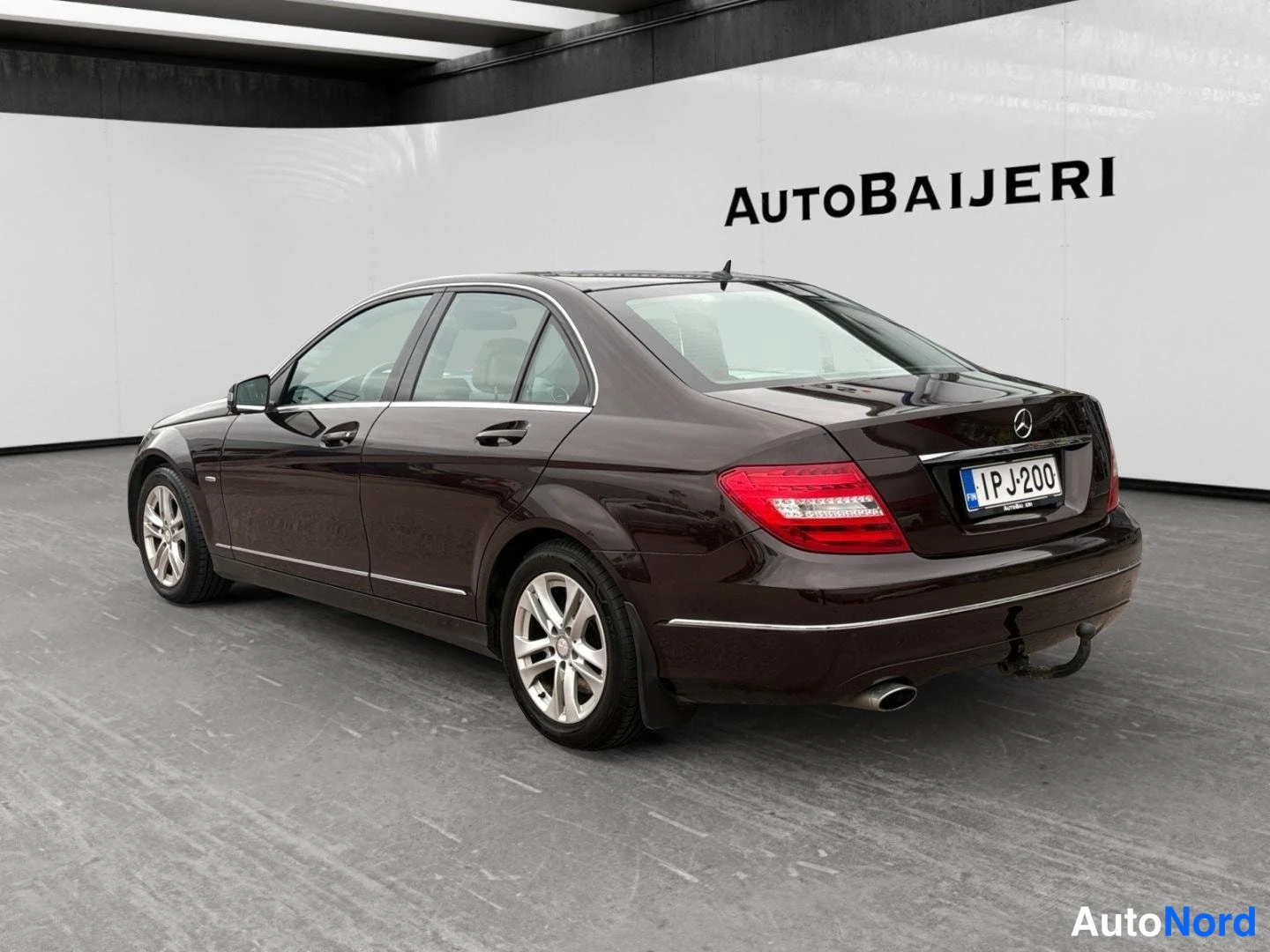 Punainen Mercedes-Benz C 250 CDI 4MATIC 2012, takaviisto, kuva 6