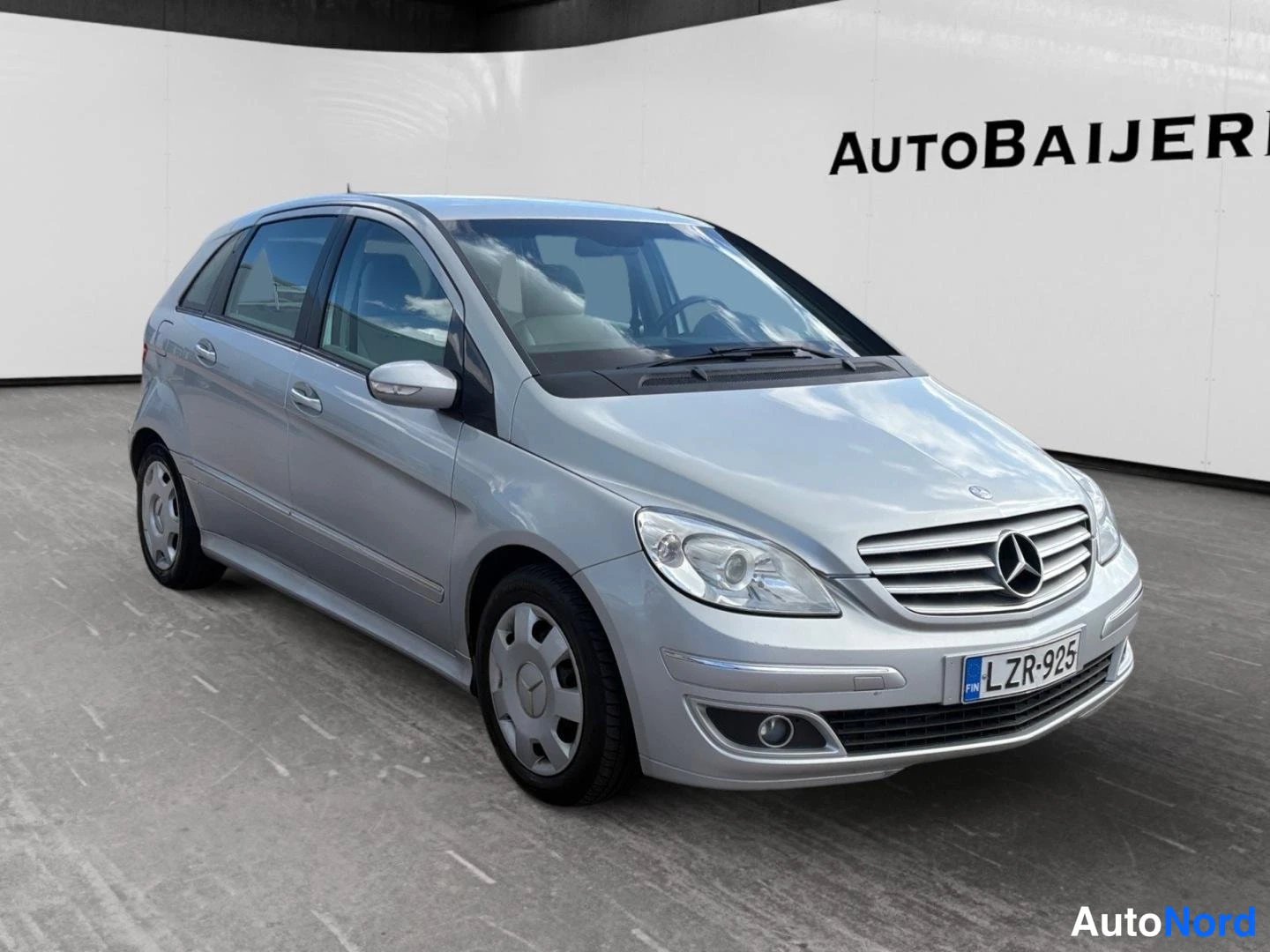 Hopea Mercedes-Benz B 180 CDI 2005, etuviisto, keula oikealle, kuva 2