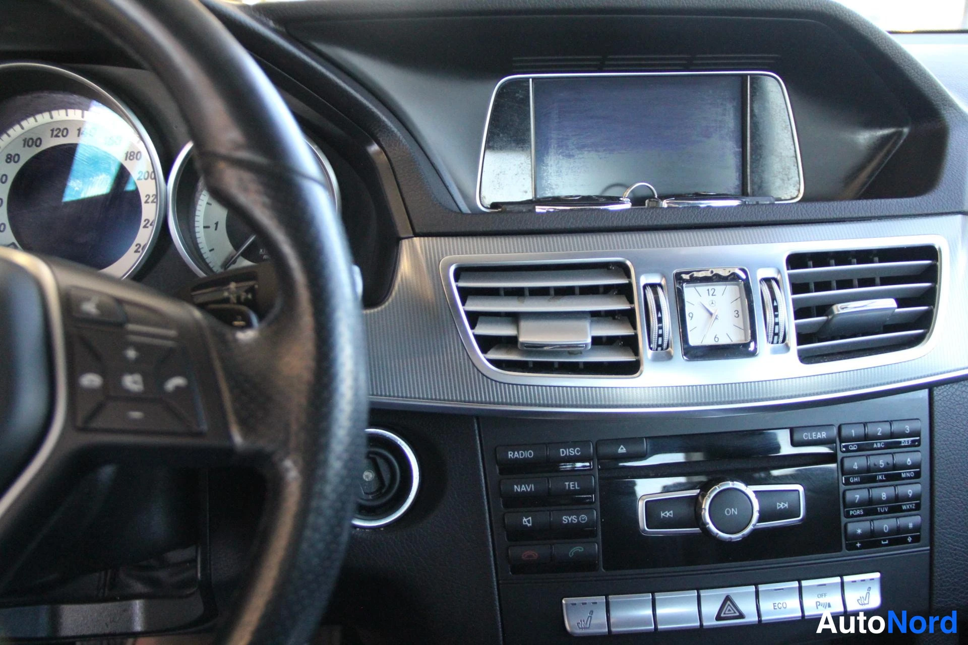 Grå Mercedes-Benz E 220 BlueTEC 2015, förarplats, bild 9