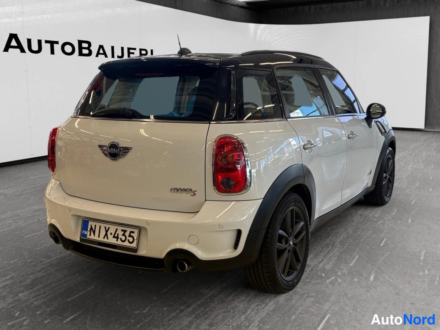 Vit Mini Countryman 2012, snett bakifrån, bild 5