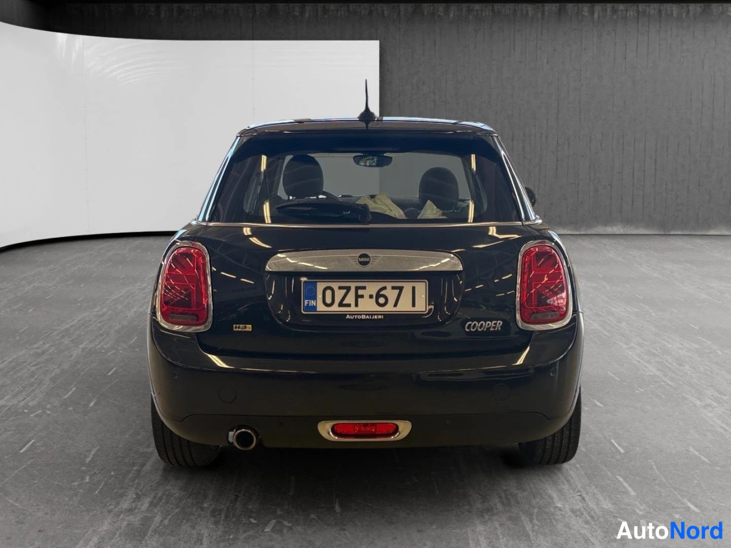 Black Mini Cooper 2018, rear, photo 8