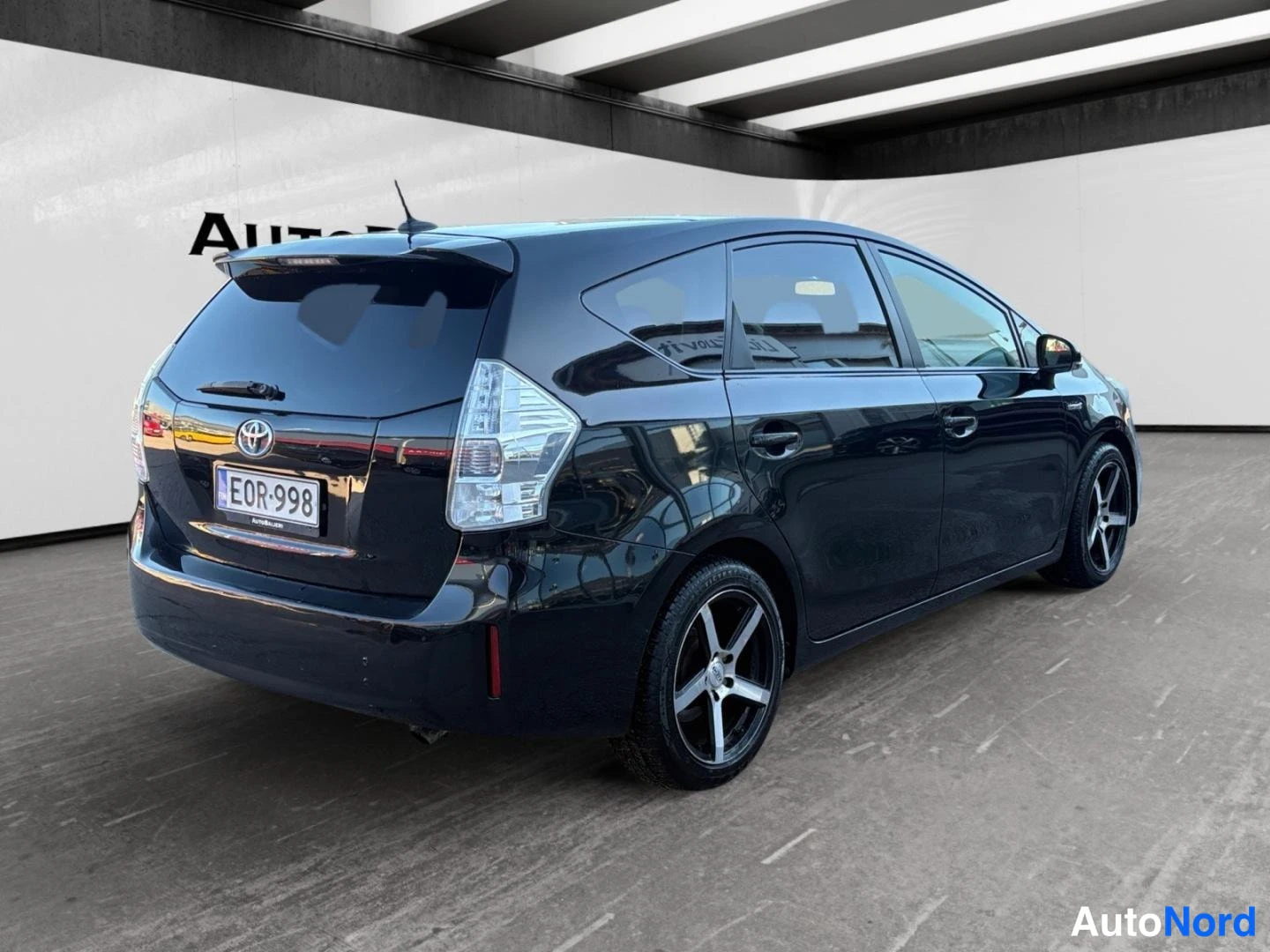 Musta Toyota Prius+ 2012, takaviisto, kuva 6