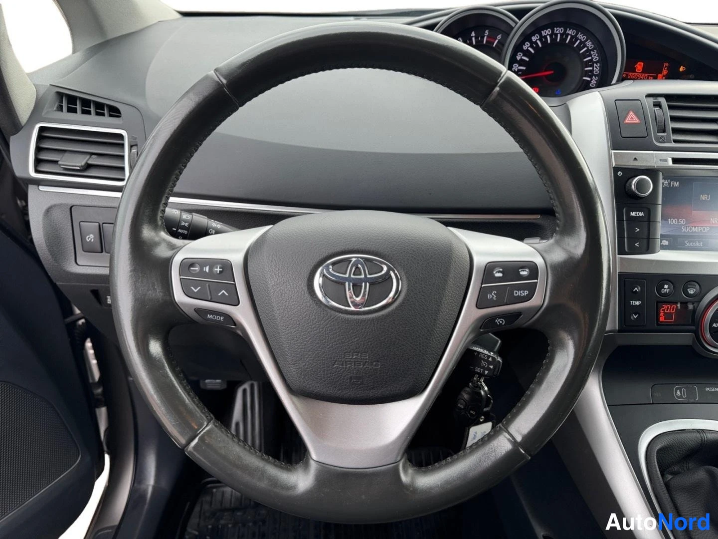 Ruskea Toyota Verso 2015, yksityiskohta, kuva 15