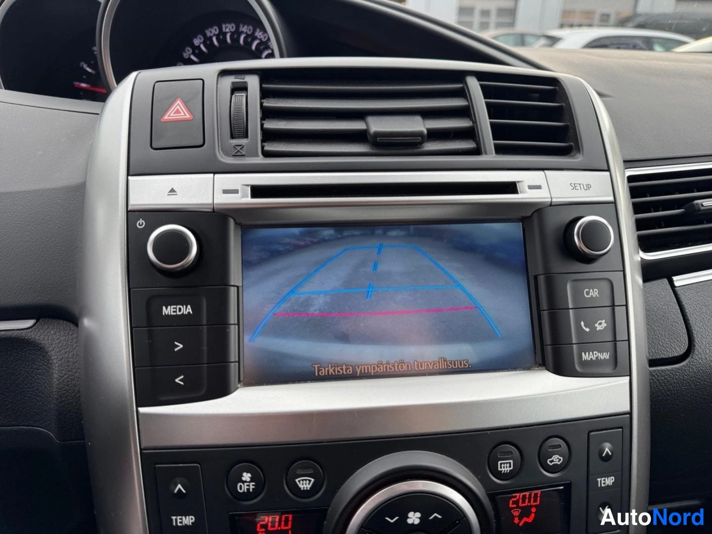 Ruskea Toyota Verso 2015, yksityiskohta, kuva 17