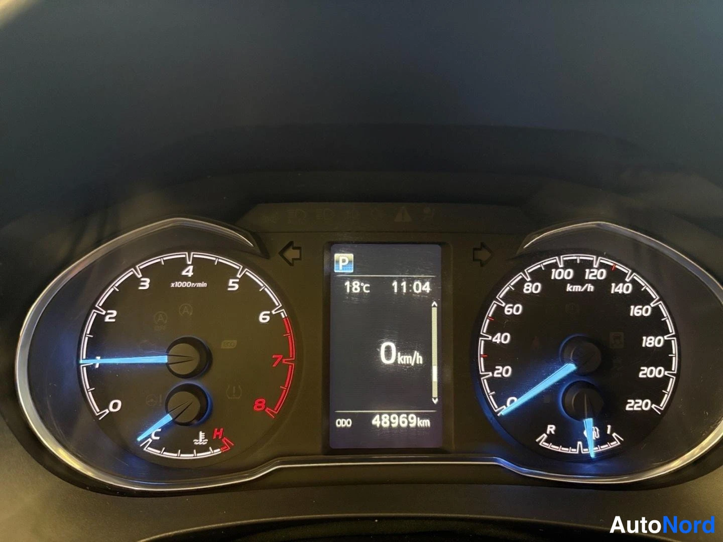Valkoinen Toyota Yaris 2019, yksityiskohta, kuva 13