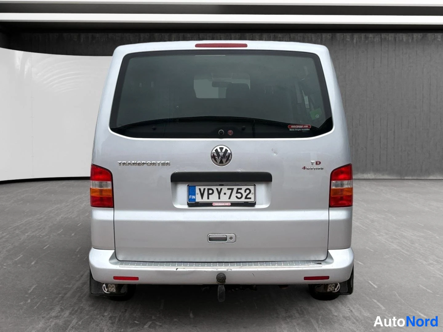 Grå Volkswagen Transporter 2007, bakifrån, bild 8