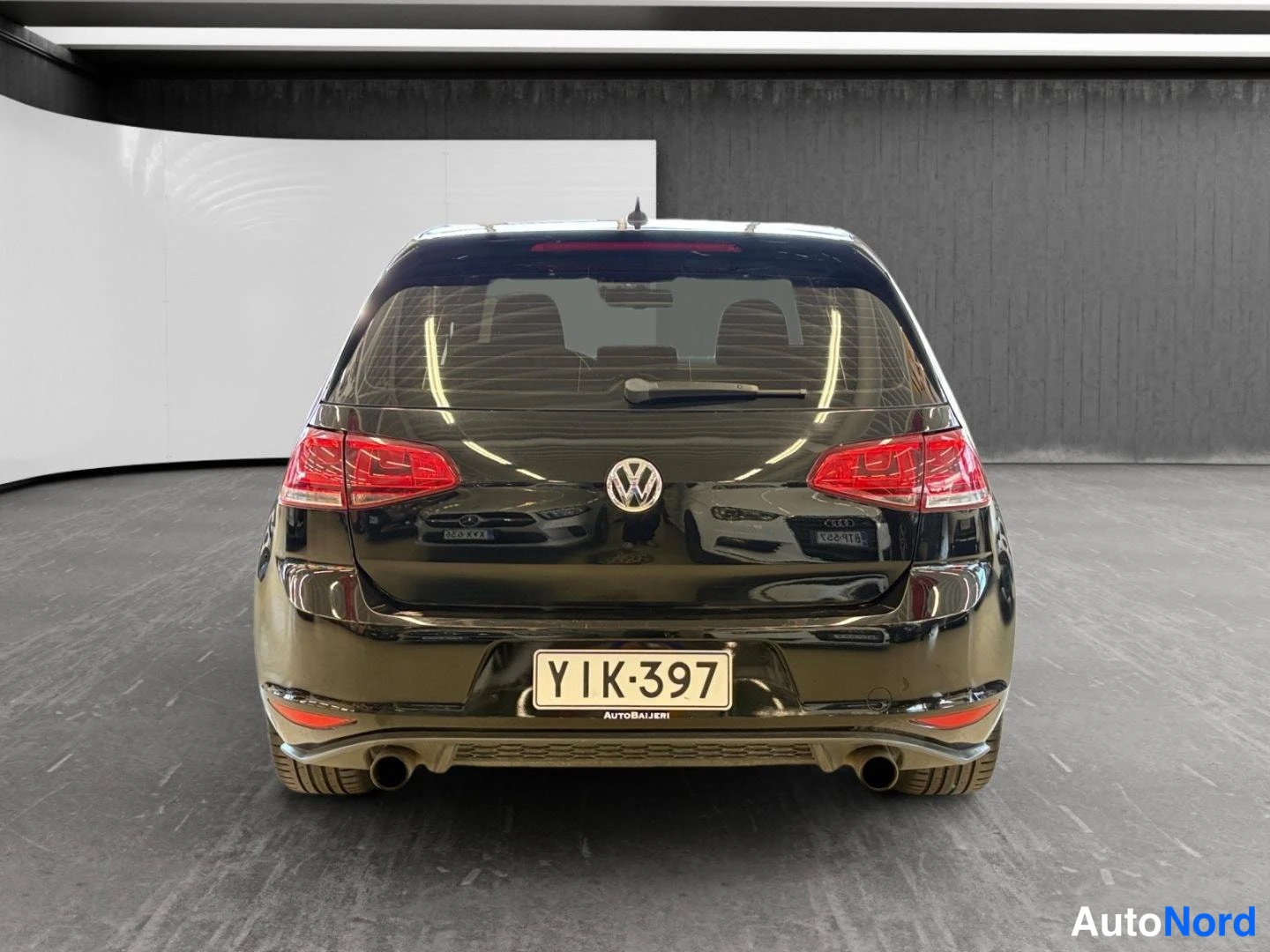 Svart Volkswagen Golf GTI 2013, bakifrån, bild 8