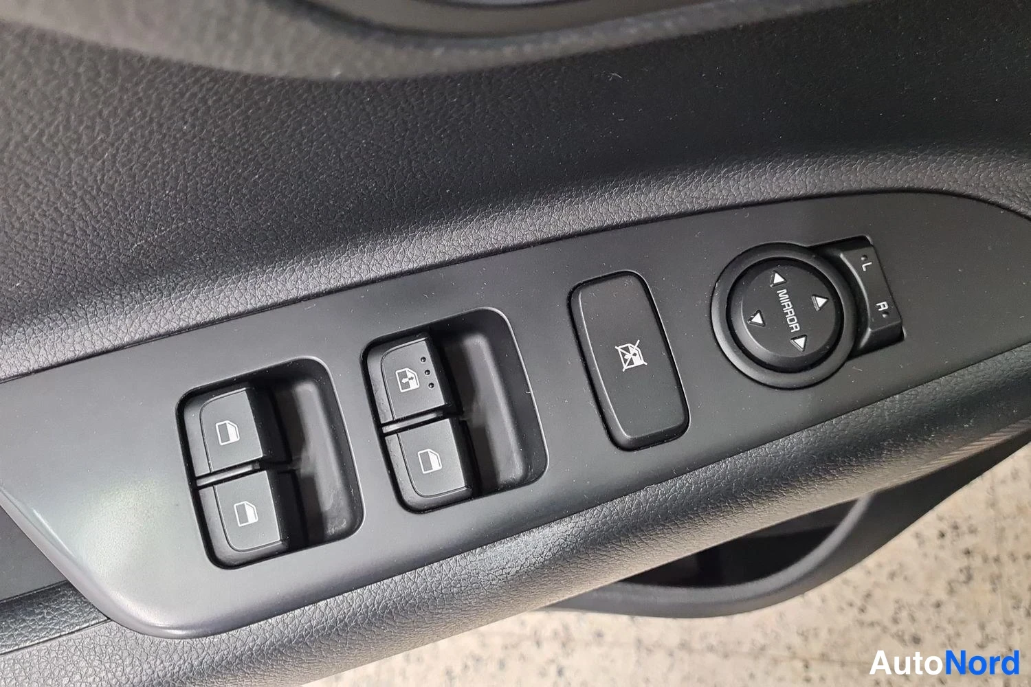 Musta Kia Rio 2021, yksityiskohta, kuva 14