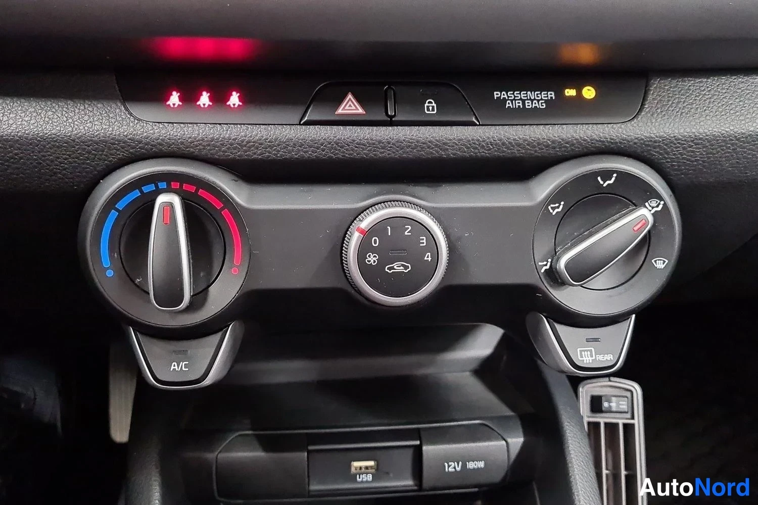 Musta Kia Rio 2021, yksityiskohta, kuva 20