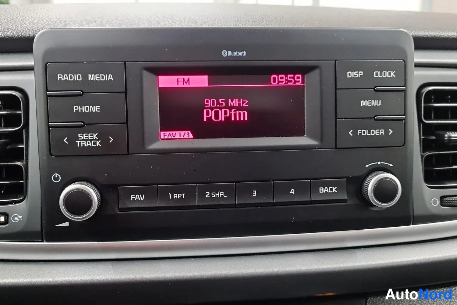 Musta Kia Rio 2021, yksityiskohta, kuva 21