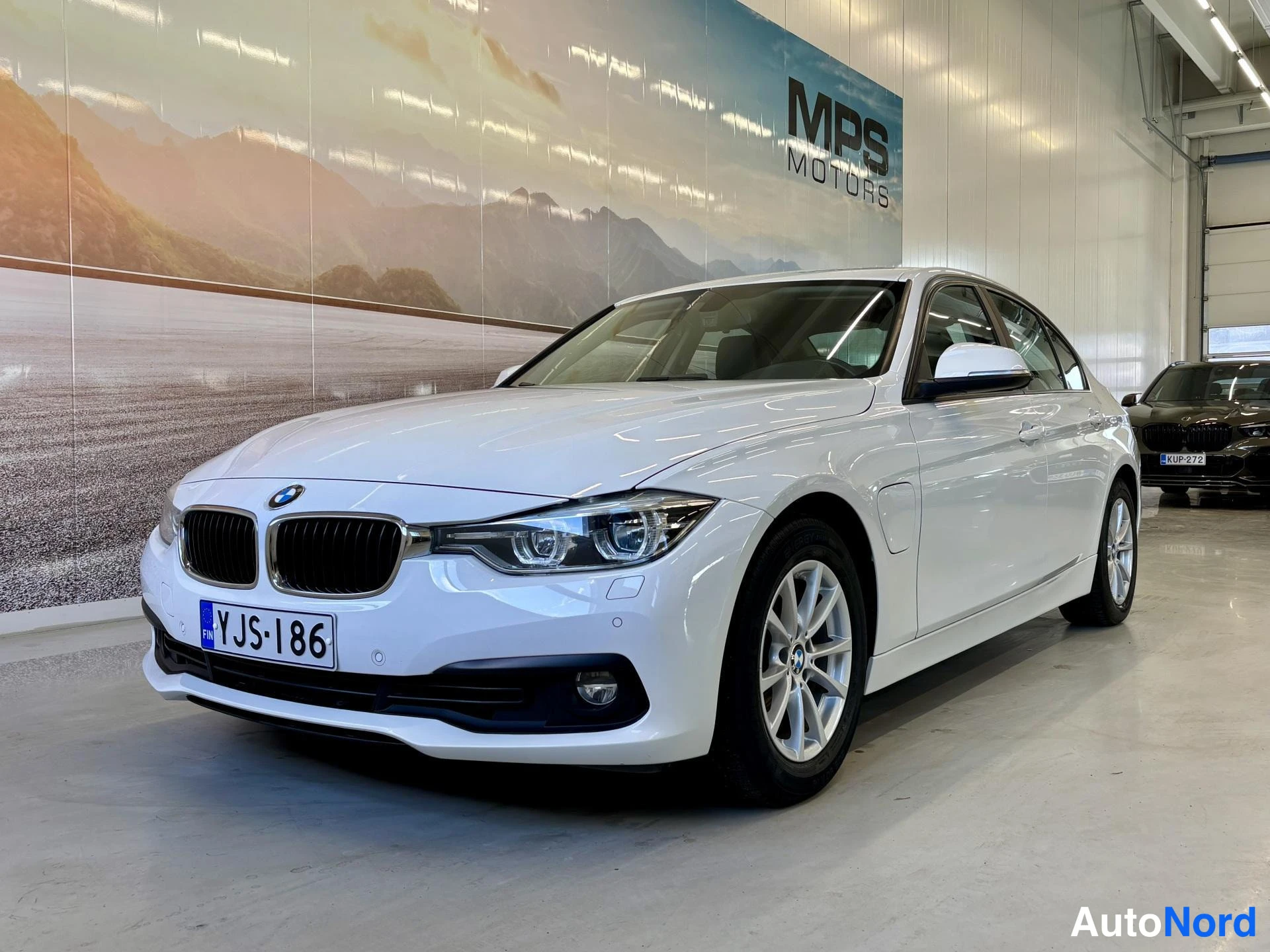 BMW 330 2018