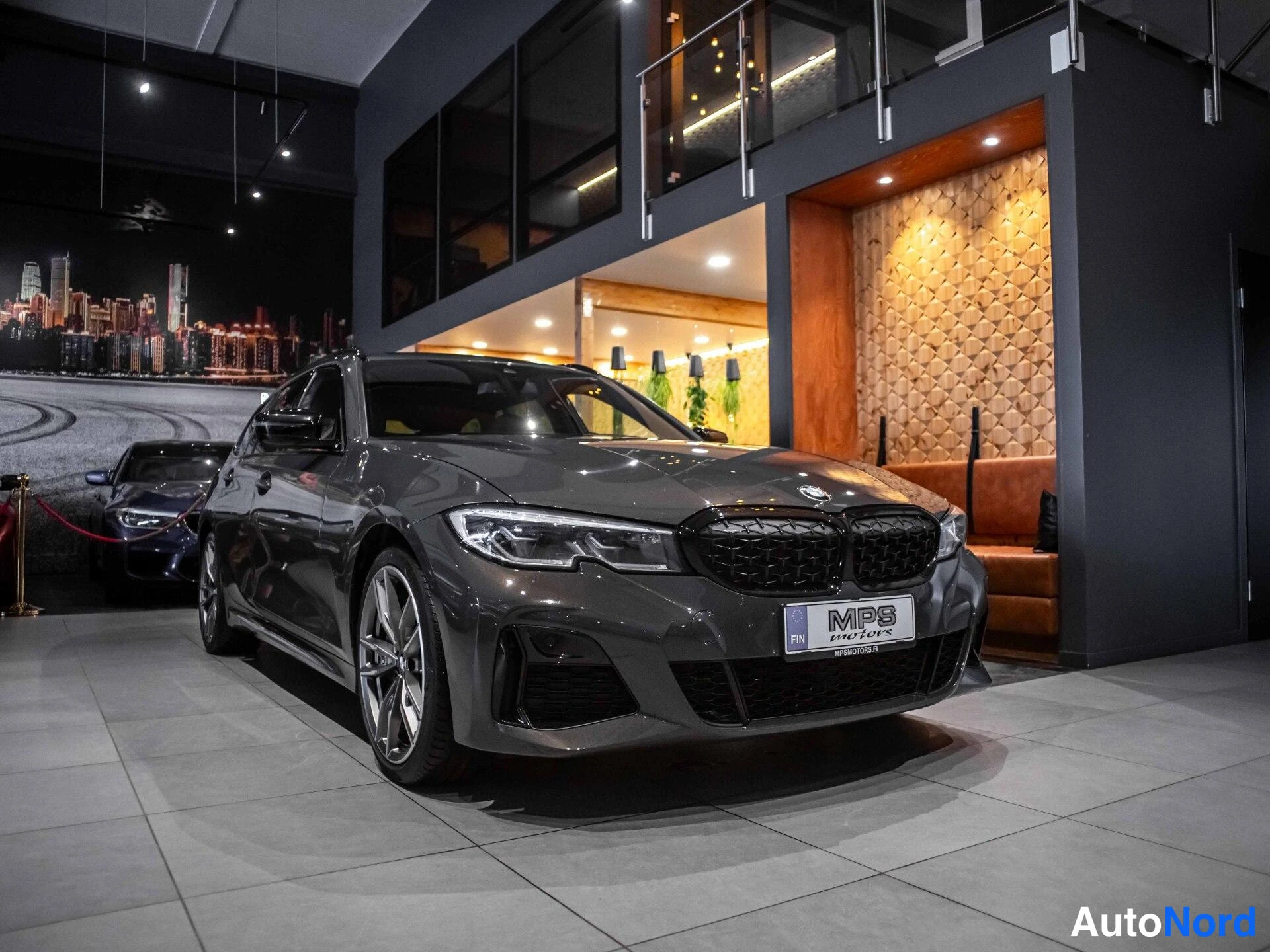 Harmaa BMW M340d xDrive 2020, etuviisto, keula oikealle, kuva 3