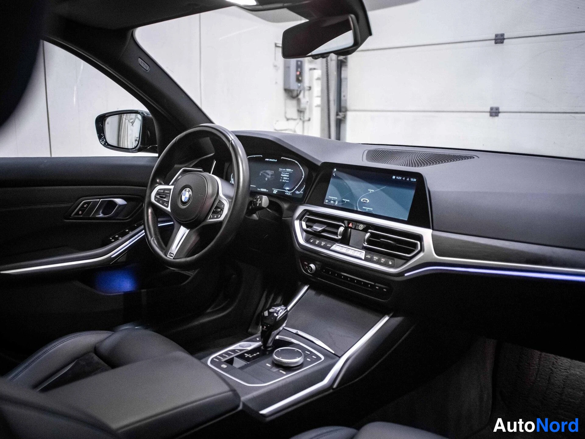 Harmaa BMW M340d xDrive 2020, ohjaamo, kuva 10